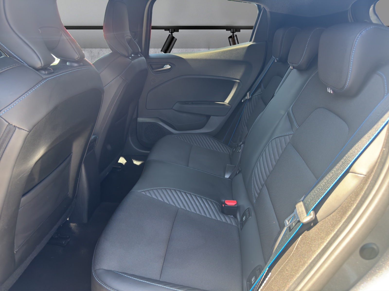 RENAULT Clio 1.6 E-Tech Esprit Alpine-image-10