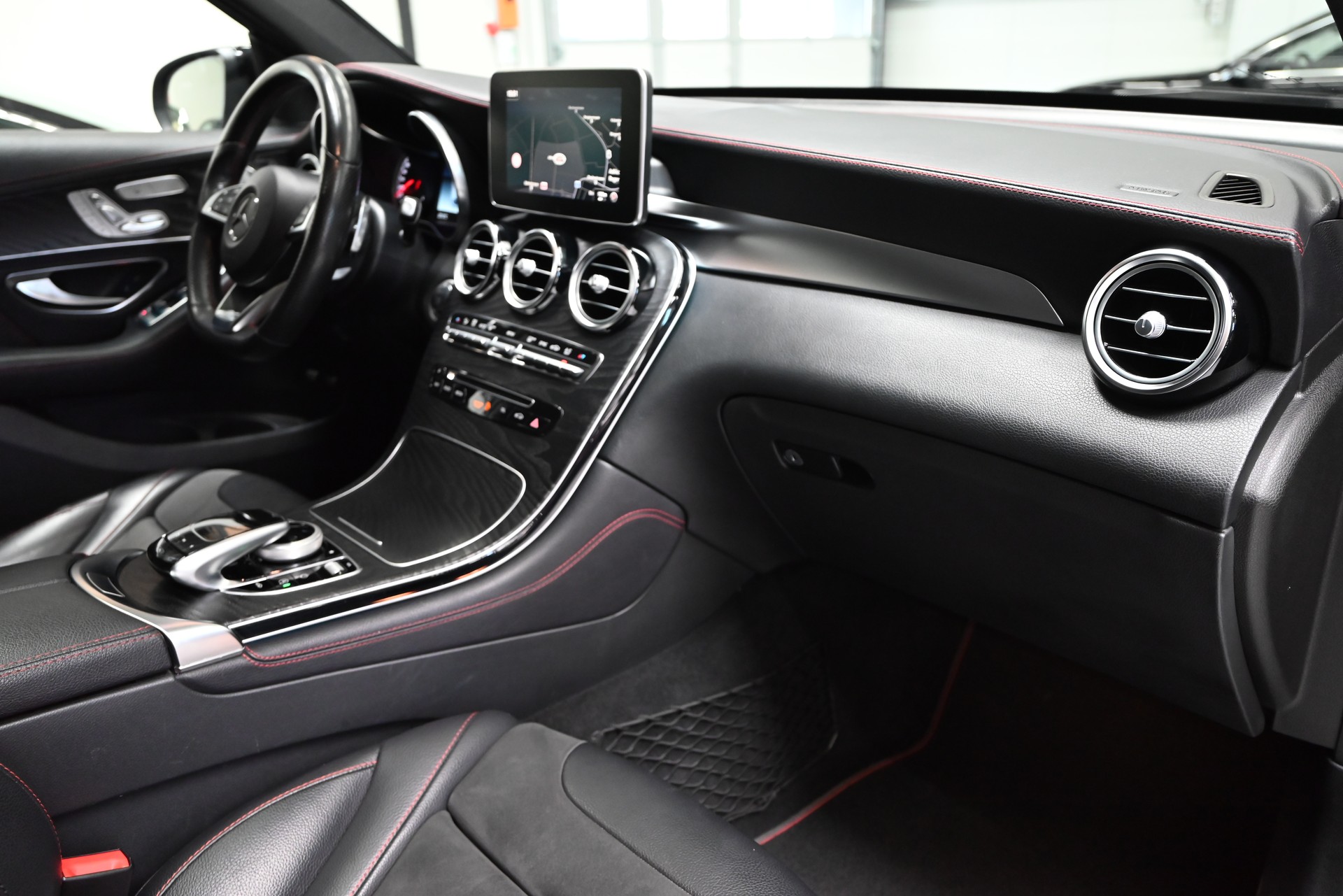 MERCEDES-BENZ GLC Coupé 43 AMG 4Matic 9G-Tronic-image-23