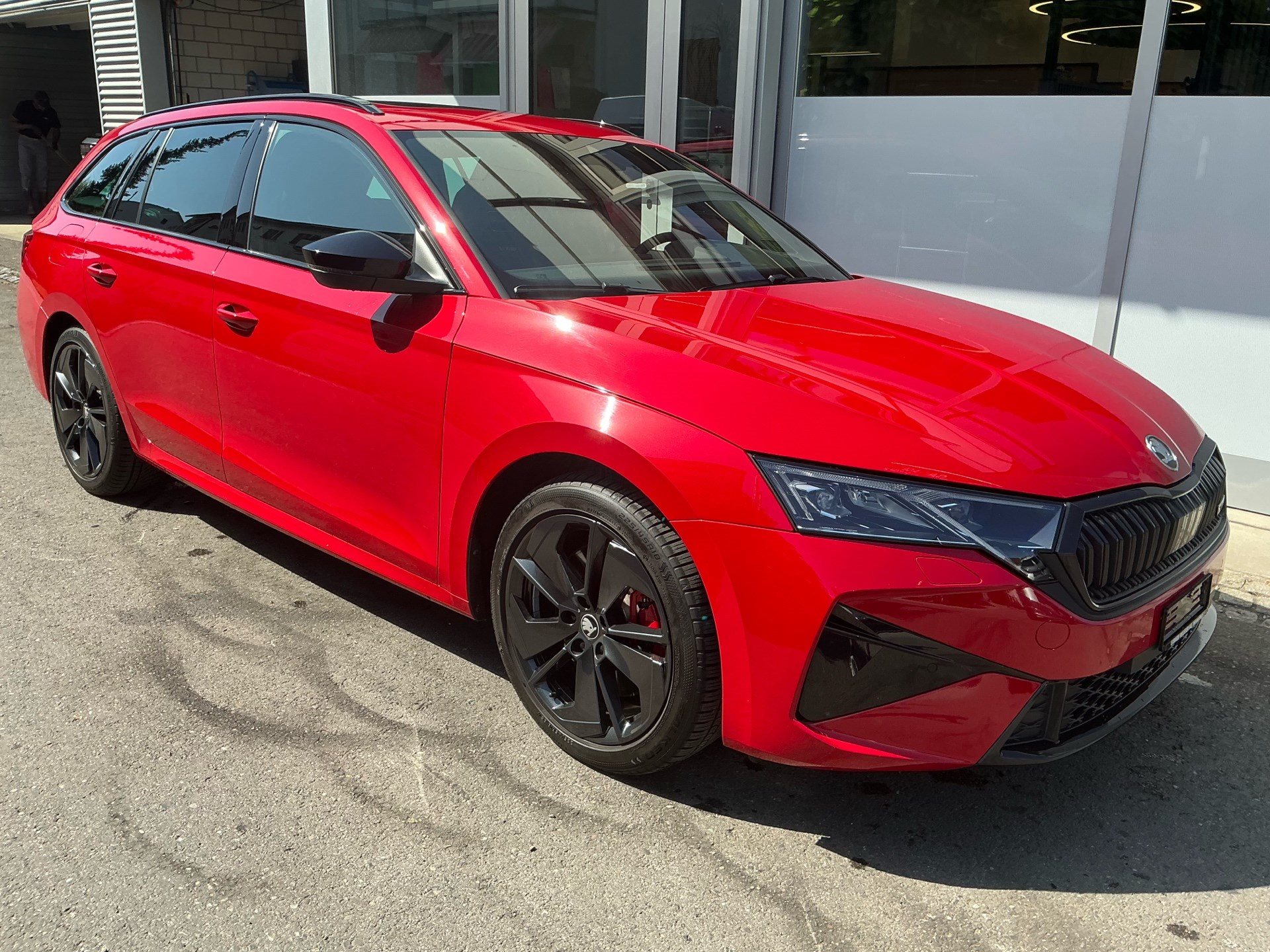 SKODA Octavia Combi 2.0 TSI RS *** 265 PS *** NEUSTES MODELL ***-showroom-element-2