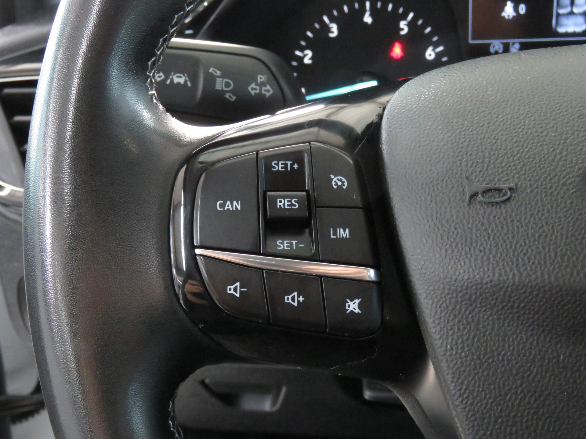 FORD Fiesta 1.0 SCTi Titanium-image-18