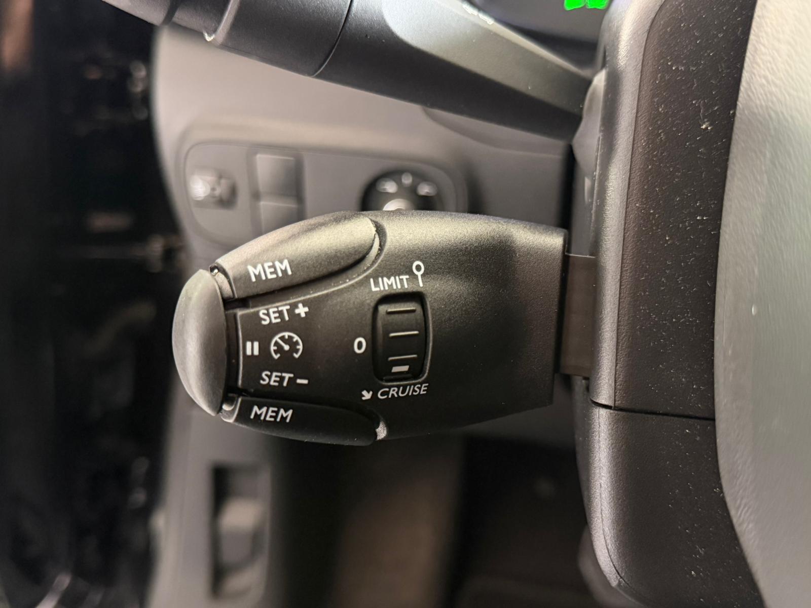 CITROEN C3 1.2i PureTech Swiss Edition EAT6-image-12