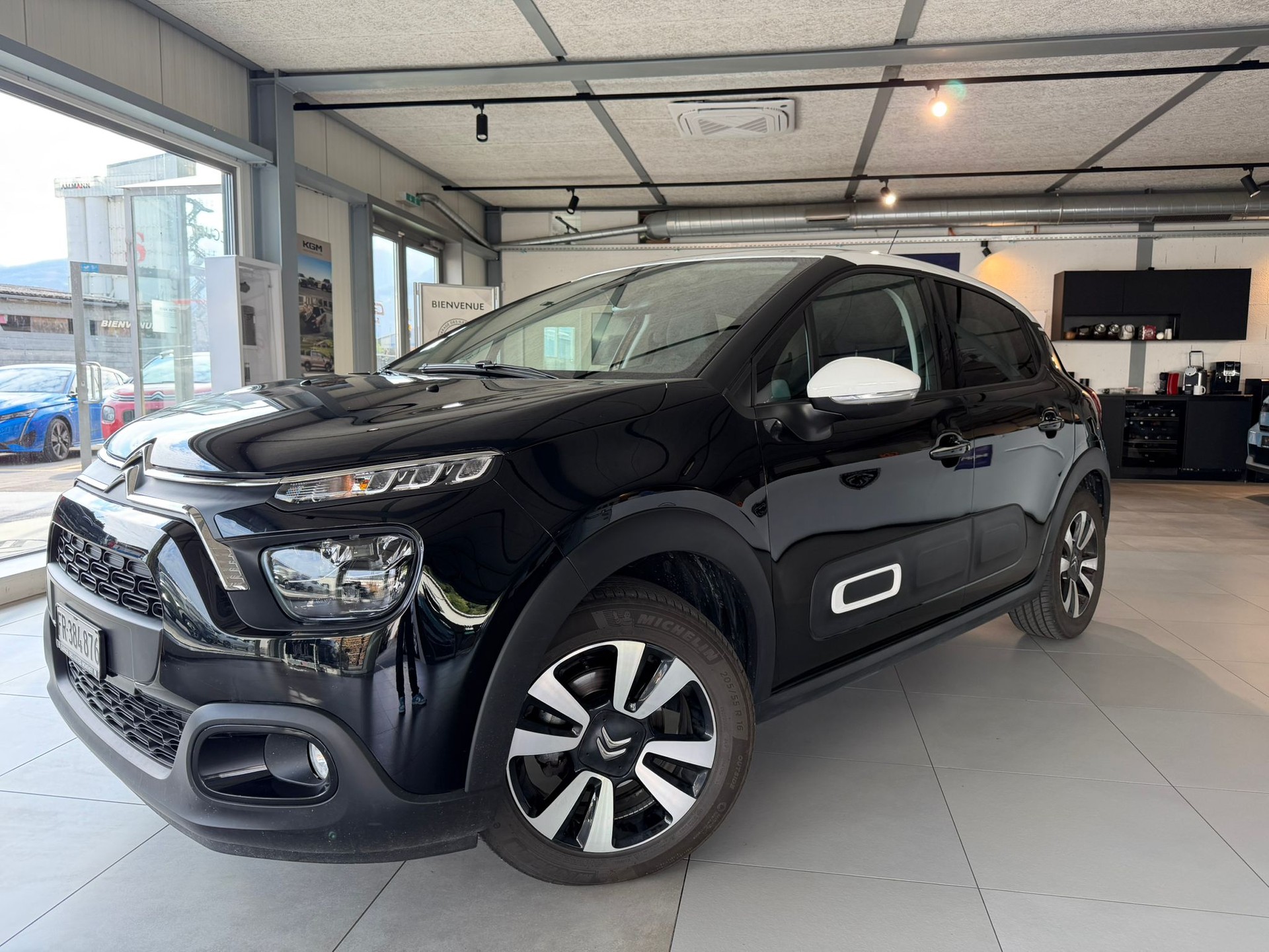 CITROEN C3 1.2i PureTech Swiss Edition EAT6-image-0
