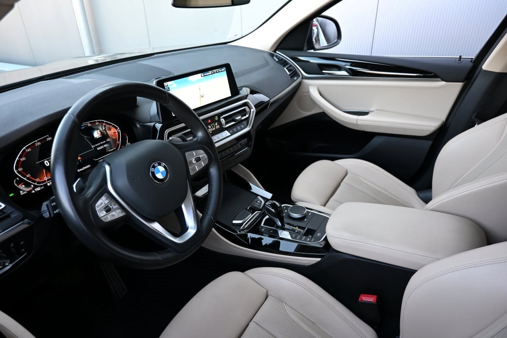 BMW X4 xDrive 48V 20d Steptronic Facelift-image-8