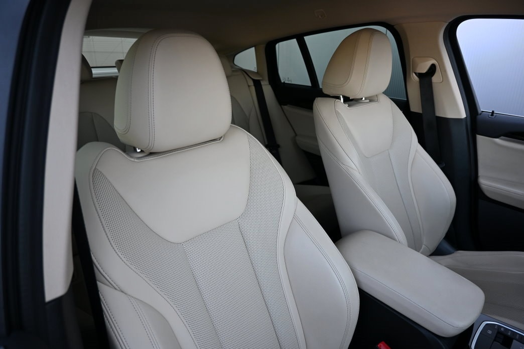 BMW X4 xDrive 48V 20d Steptronic Facelift-image-5