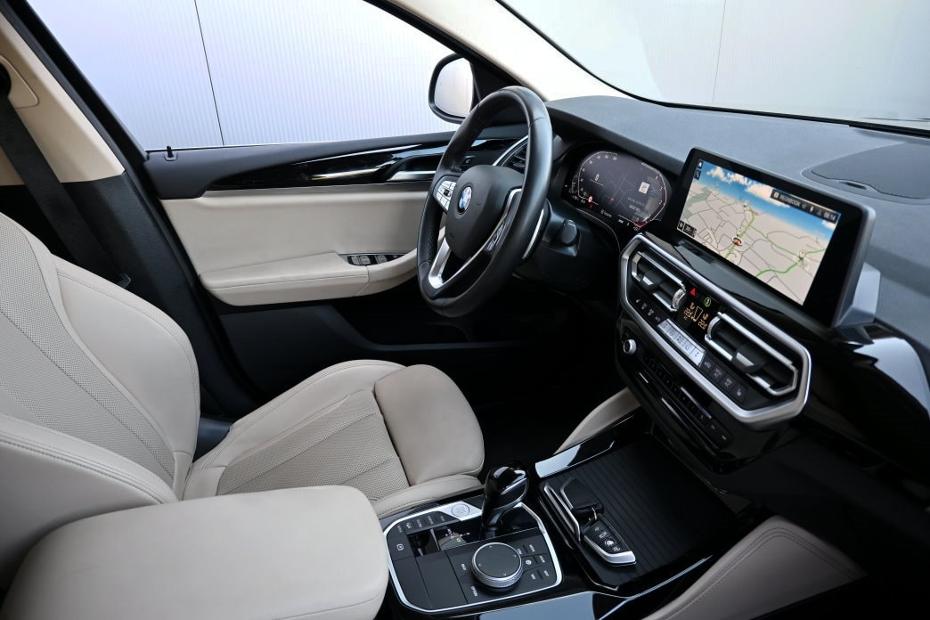 BMW X4 xDrive 48V 20d Steptronic Facelift-image-6