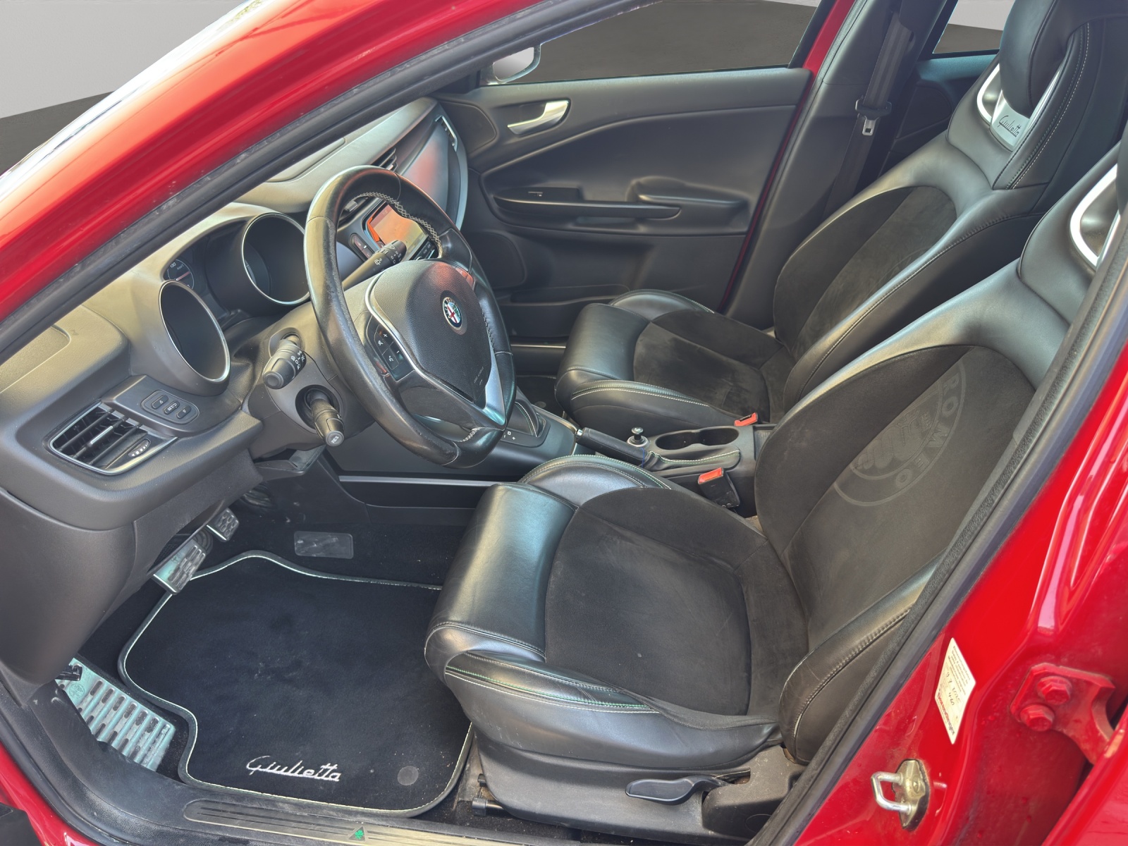 ALFA ROMEO Giulietta 1750 TBi Quadrifoglio Verde TCT-image-12