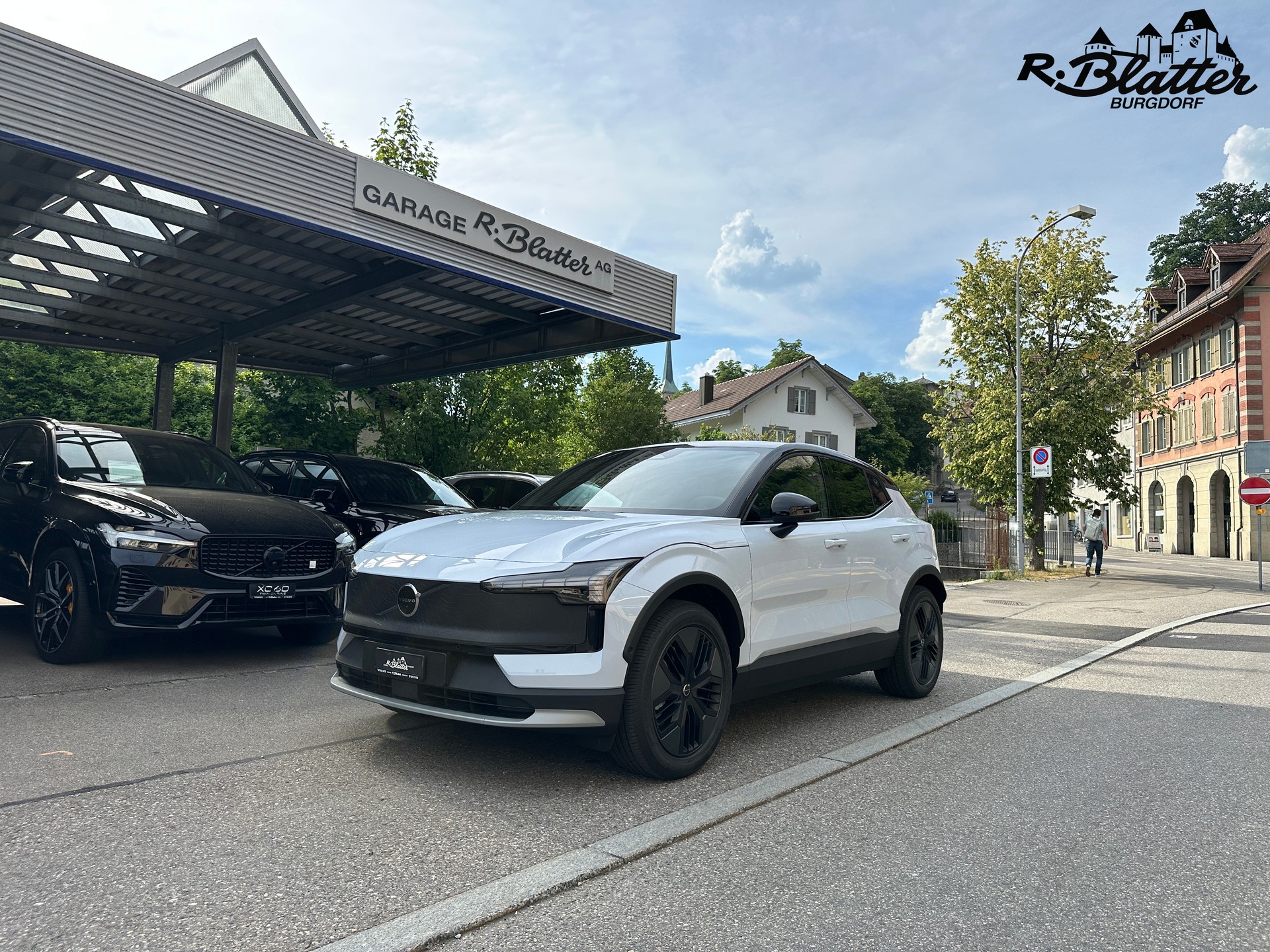 VOLVO EX30 Cross Country E60 69kWh Twin Performance AWD-image-0