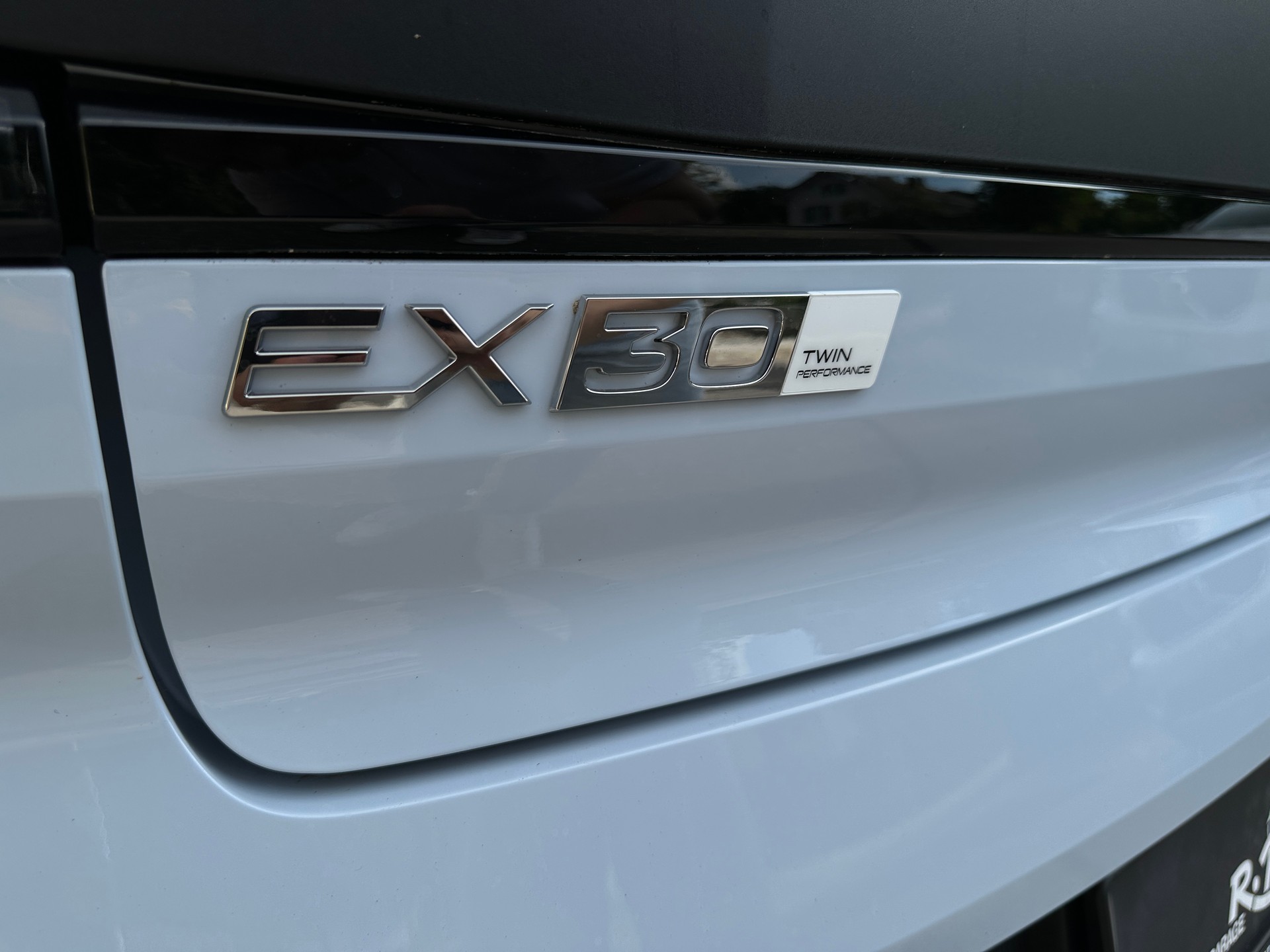 VOLVO EX30 Cross Country E60 69kWh Twin Performance AWD-image-19