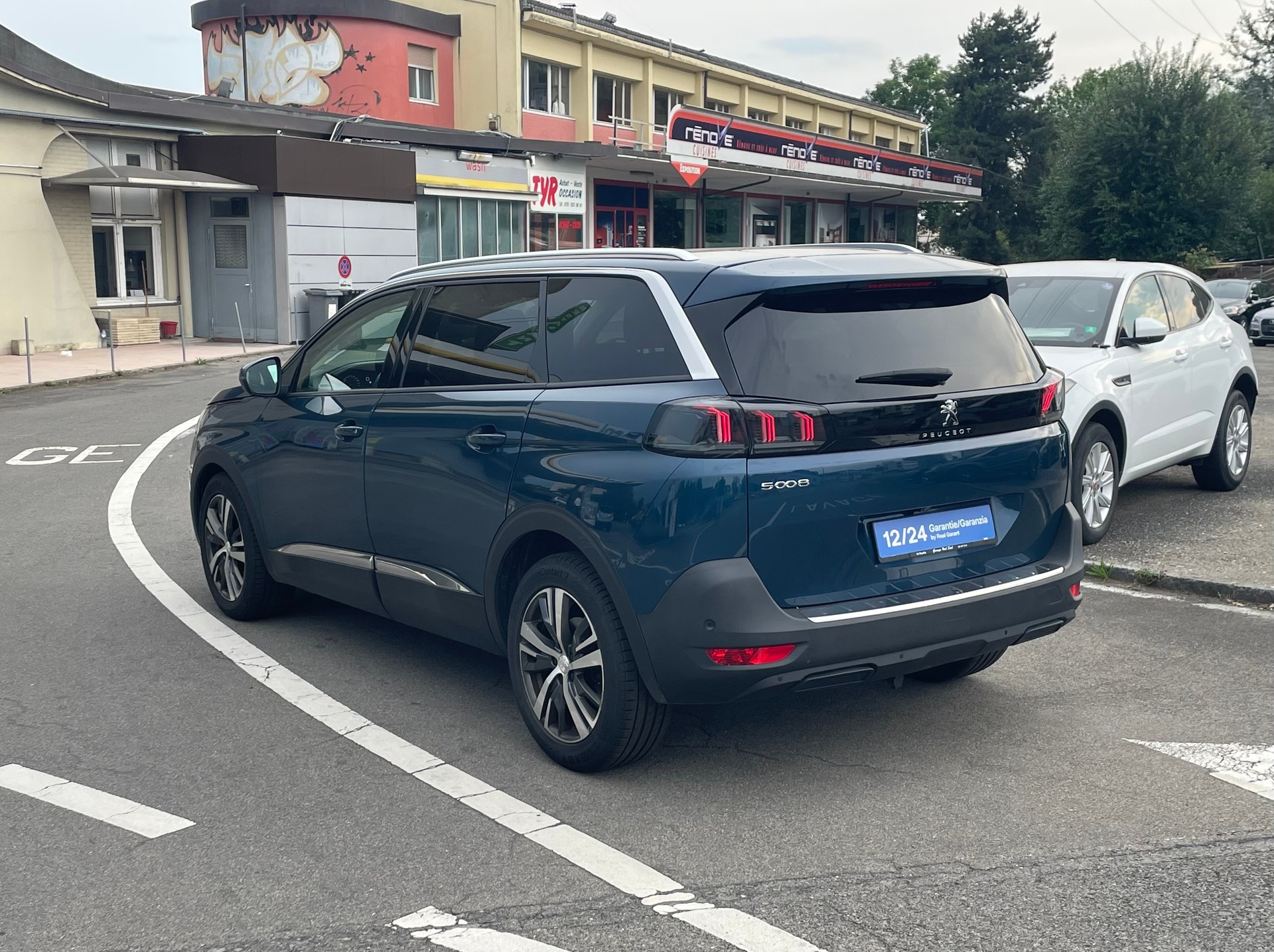 PEUGEOT 5008 1.5 BlueHDi Active-image-4