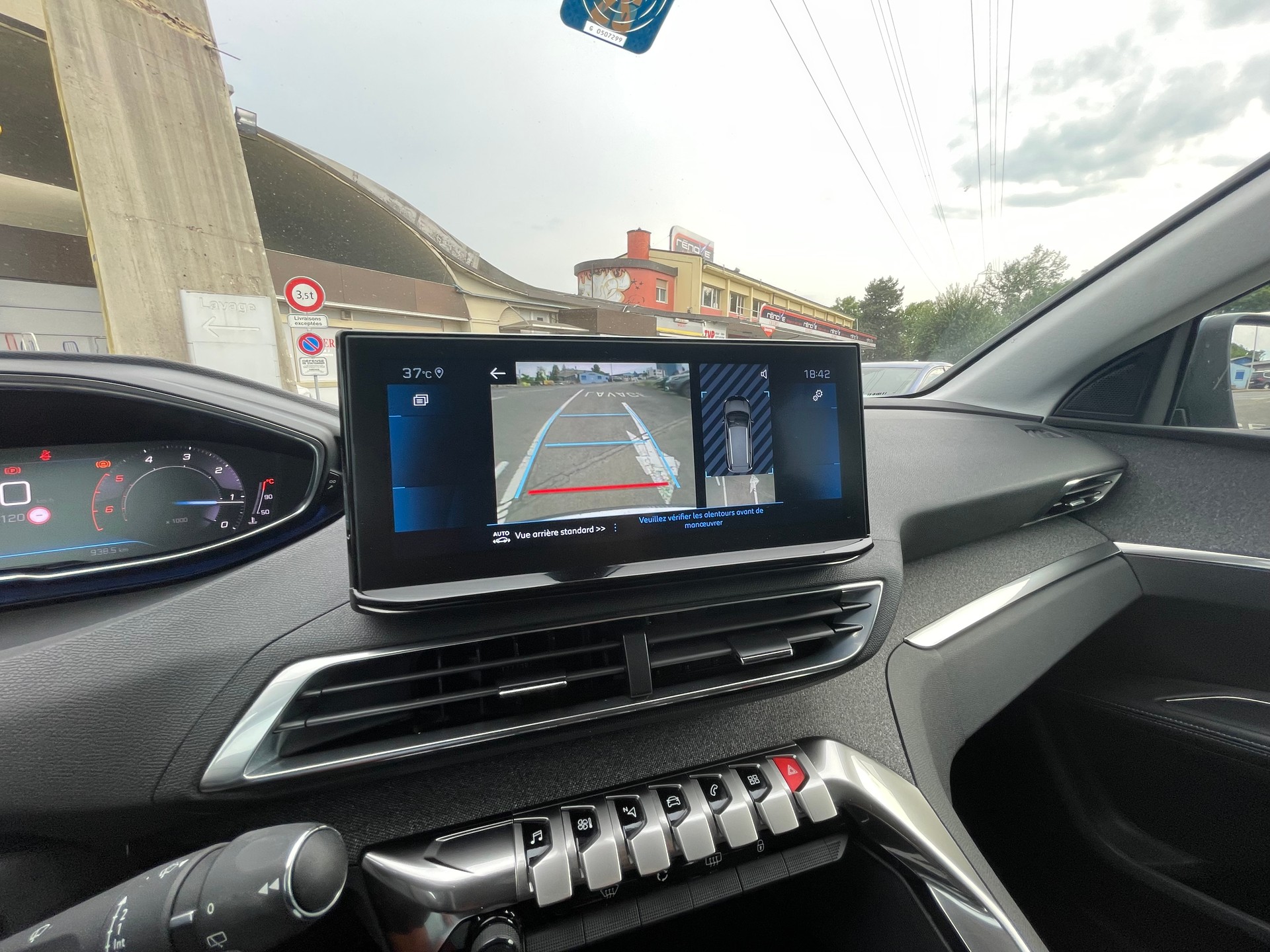 PEUGEOT 5008 1.5 BlueHDi Active-image-11