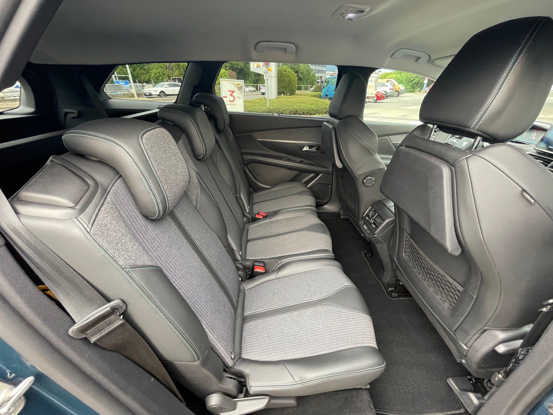 PEUGEOT 5008 1.5 BlueHDi Active-image-5