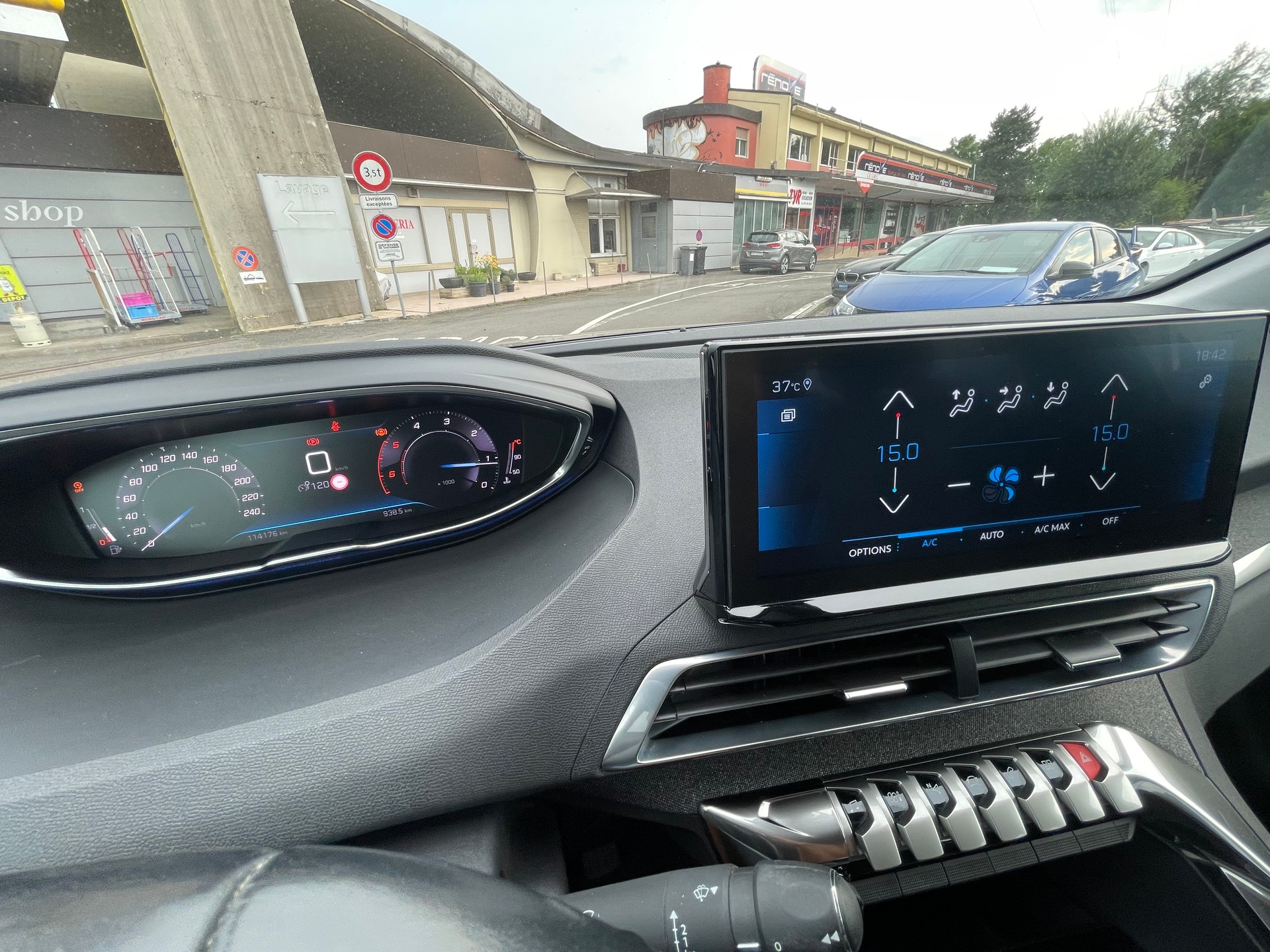PEUGEOT 5008 1.5 BlueHDi Active-image-10