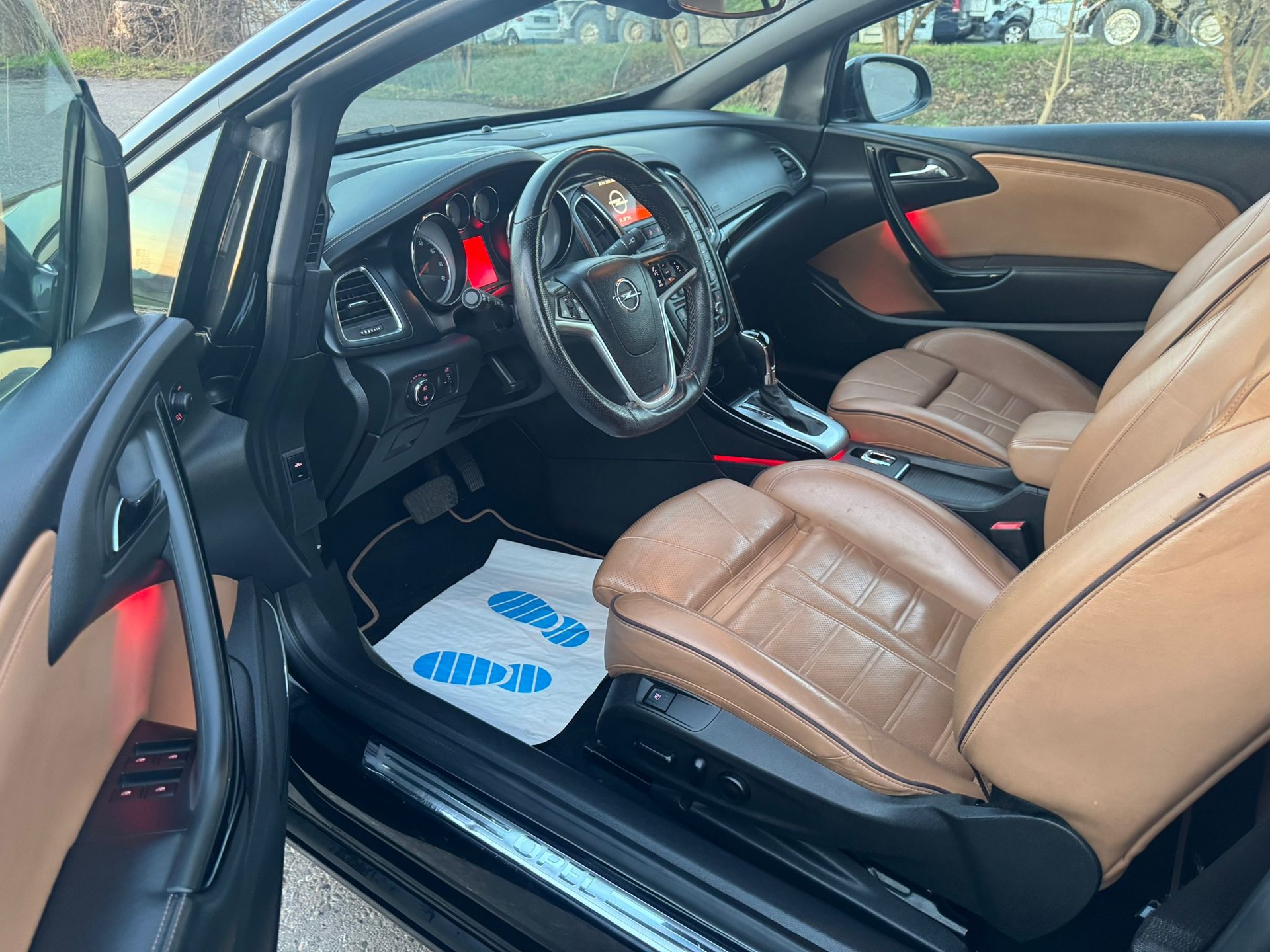 OPEL Cascada 1.6i 16V Cosmo Automat-image-17