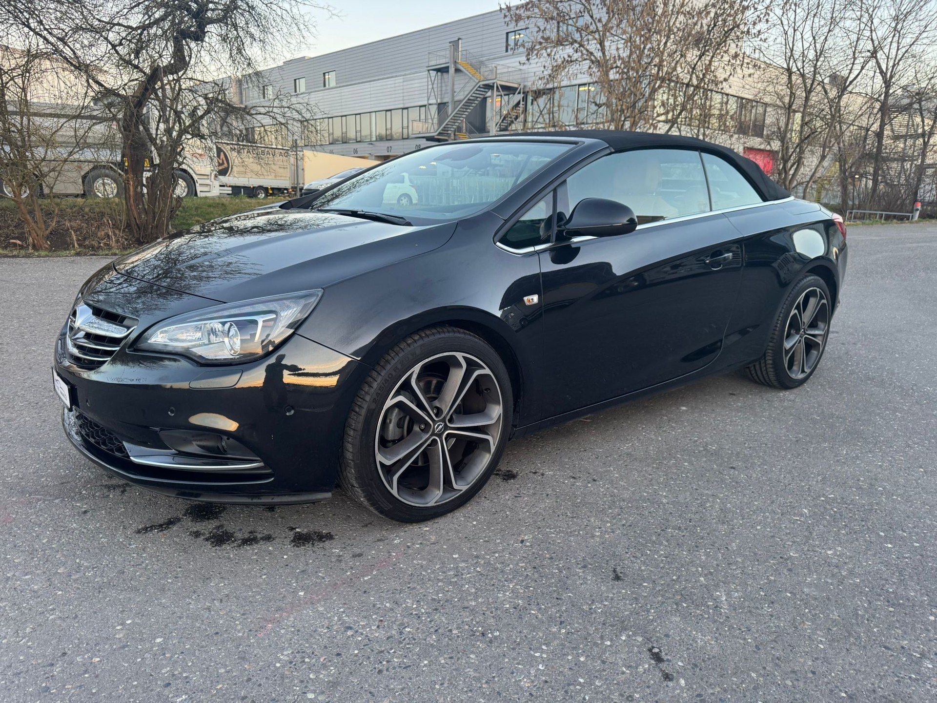 OPEL Cascada 1.6i 16V Cosmo Automat-image-1