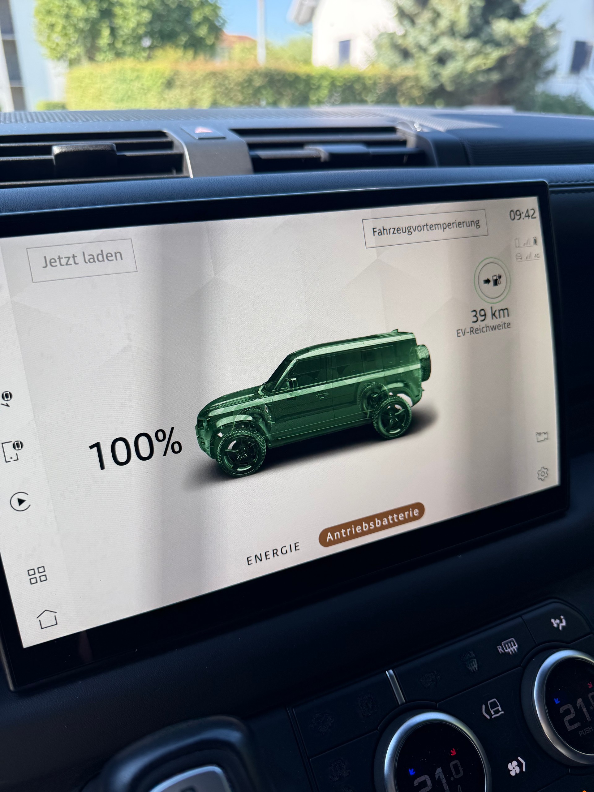 LAND ROVER 2.0 P400e X-Dynamic HSE-image-8