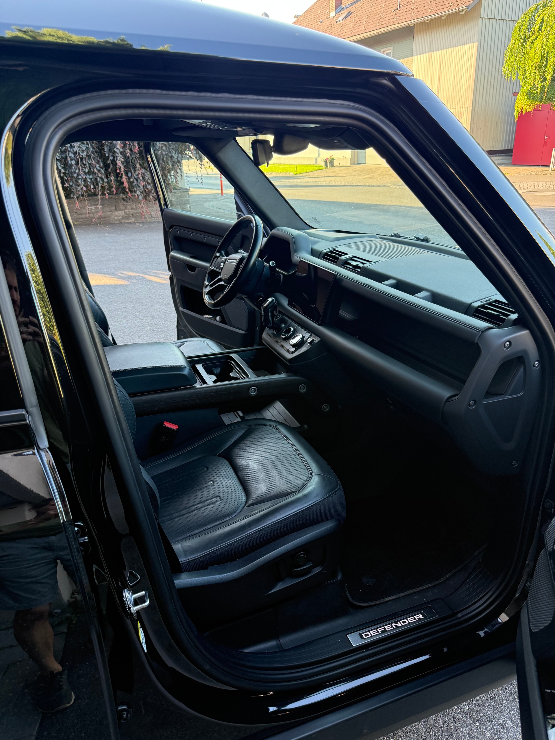 LAND ROVER 2.0 P400e X-Dynamic HSE-image-3