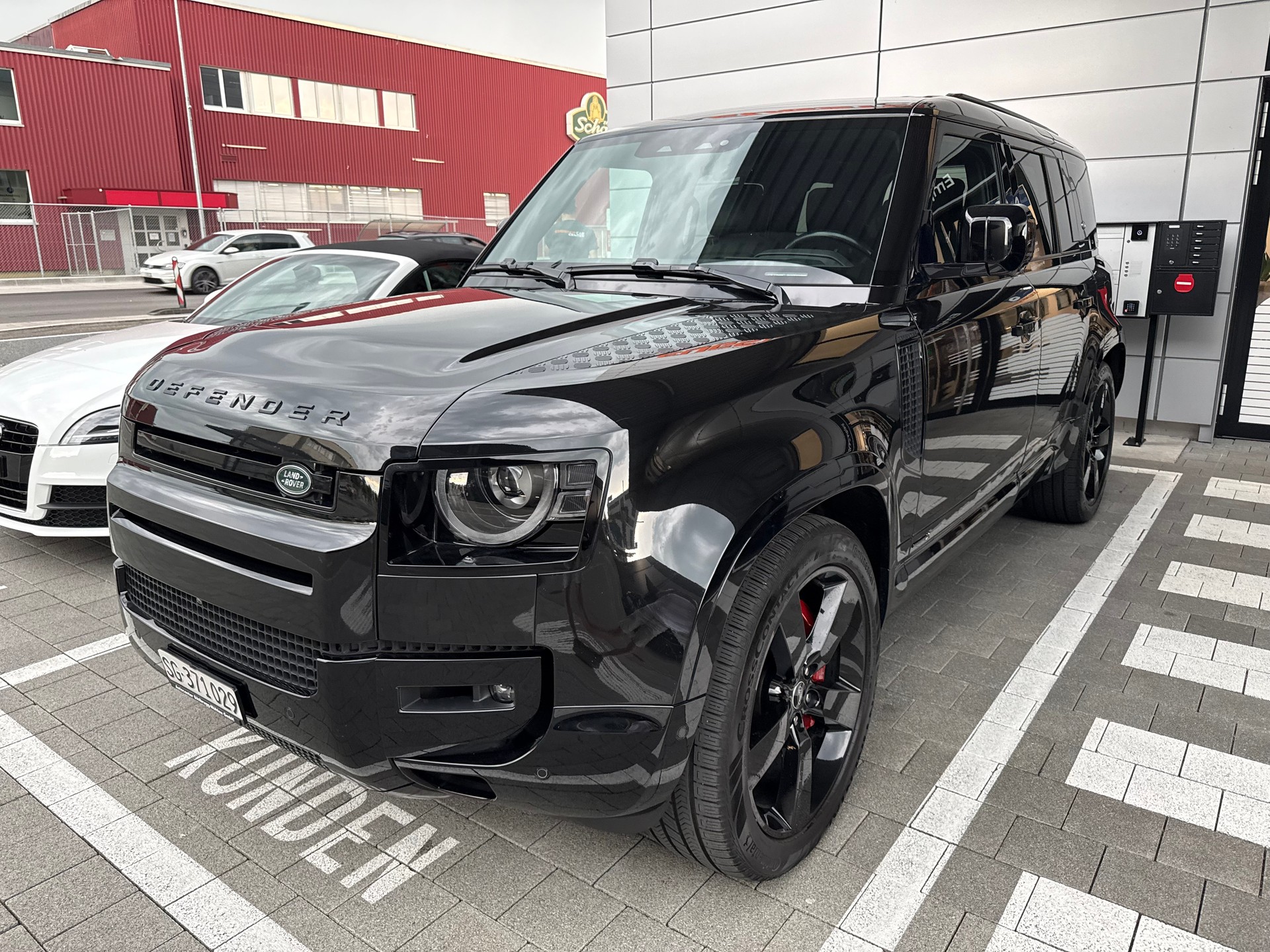LAND ROVER 2.0 P400e X-Dynamic HSE-image-1