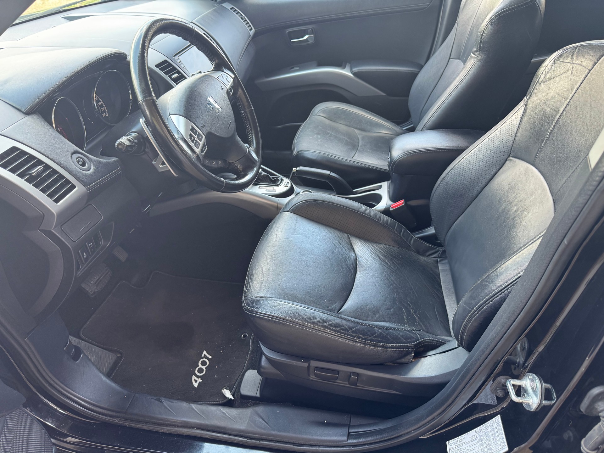 PEUGEOT 4007 2.2 HDi Platinum Edition DCS6-image-9