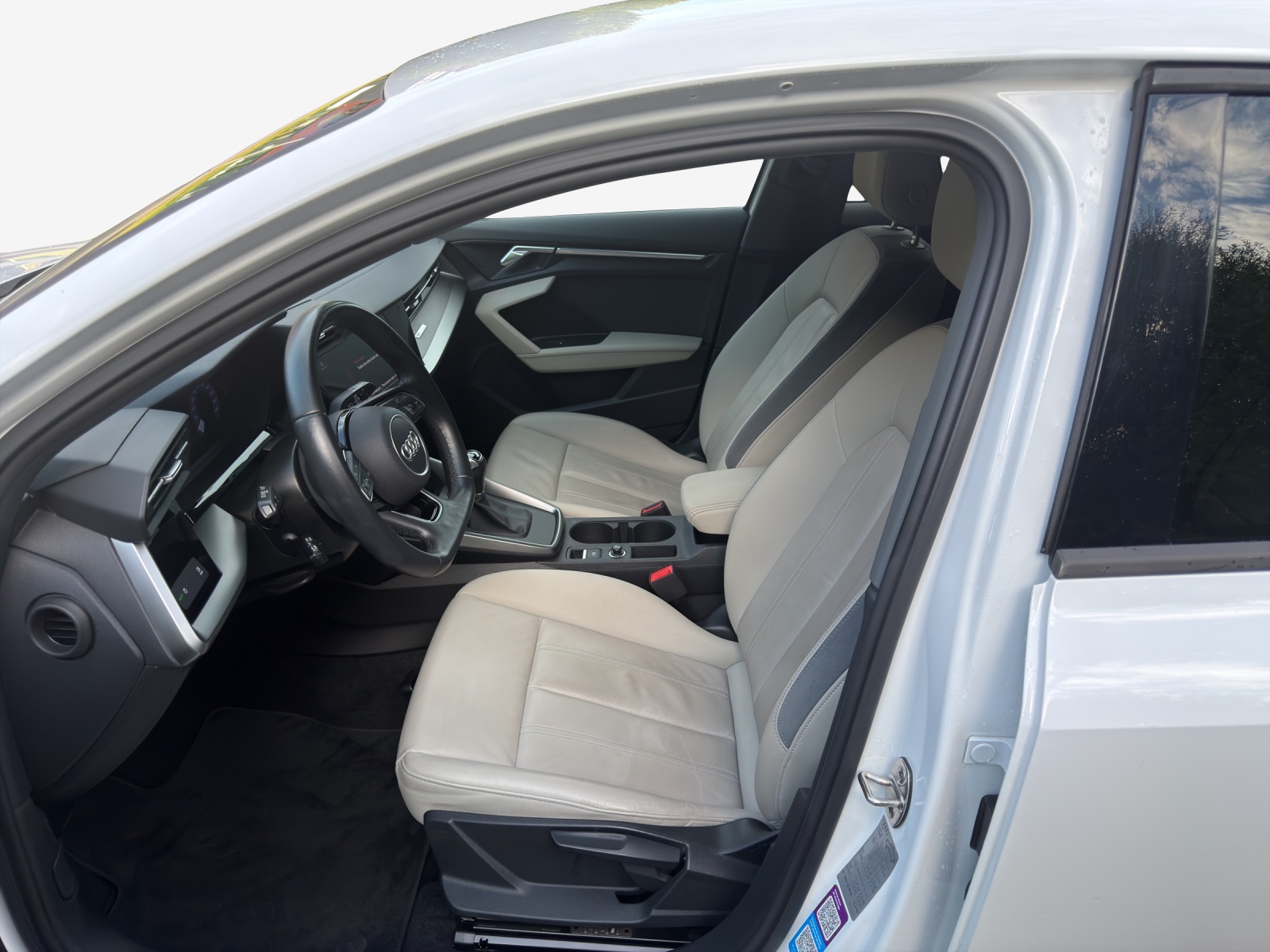 AUDI A3 Limousine 35 TFSI S-Line-image-7