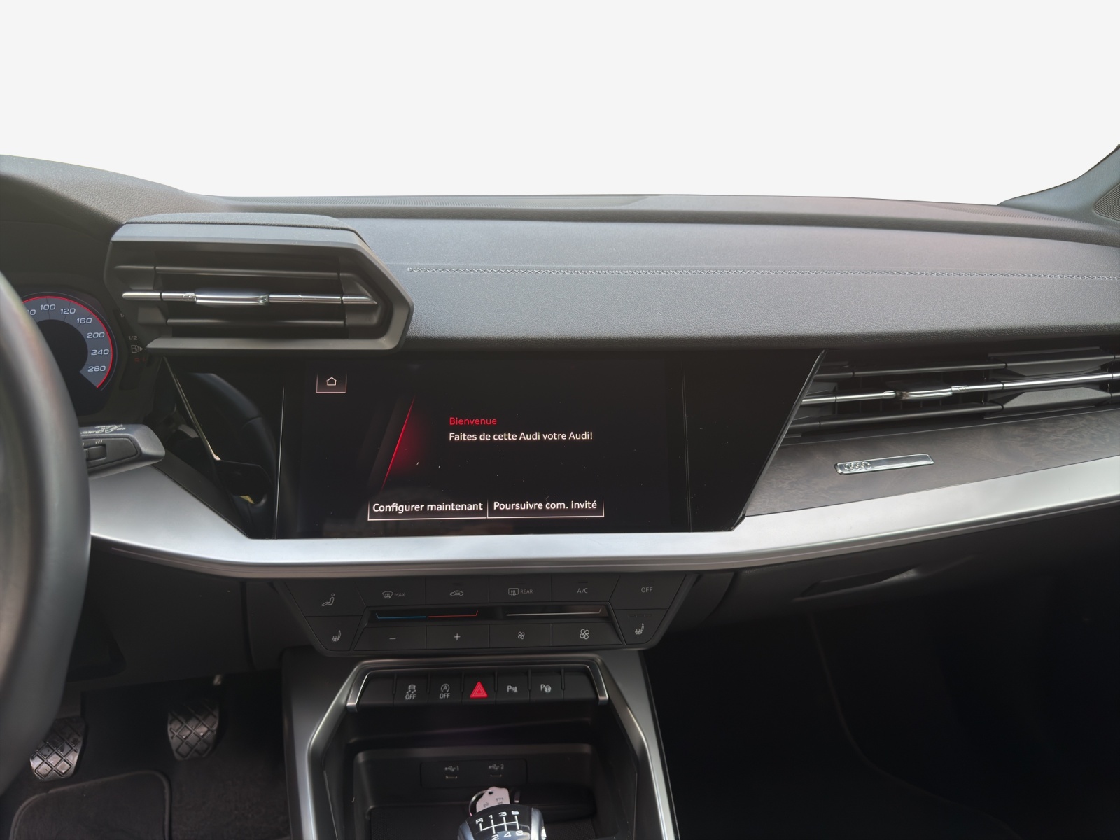 AUDI A3 Limousine 35 TFSI S-Line-image-10