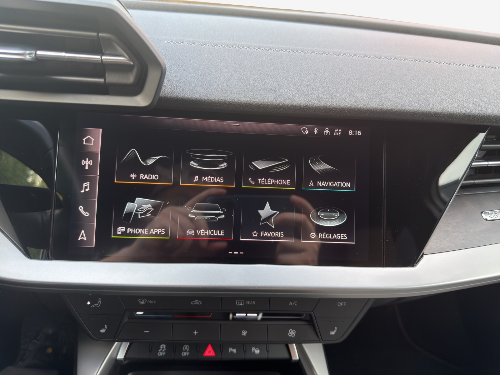 AUDI A3 Limousine 35 TFSI S-Line-image-14