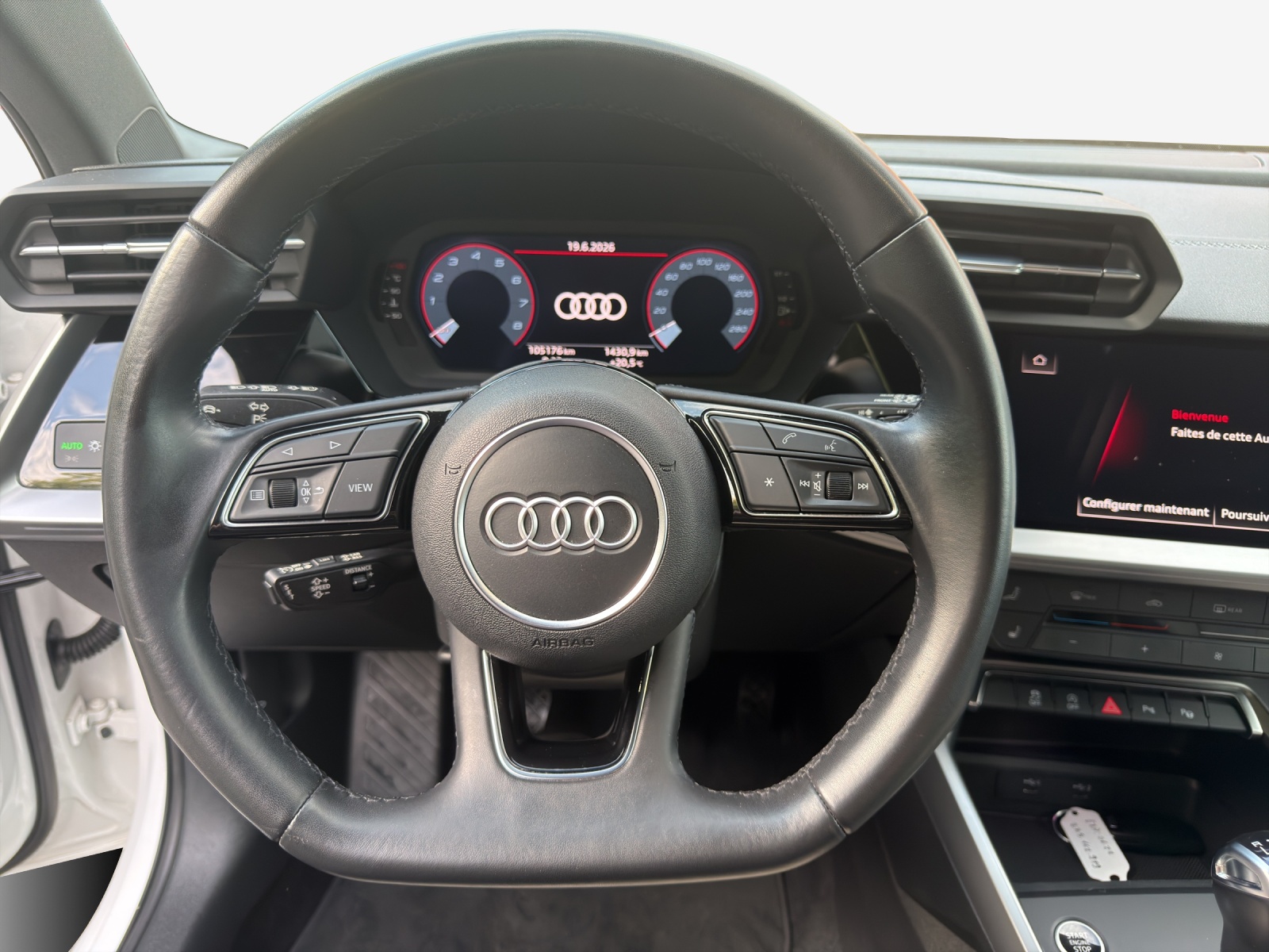 AUDI A3 Limousine 35 TFSI S-Line-image-9