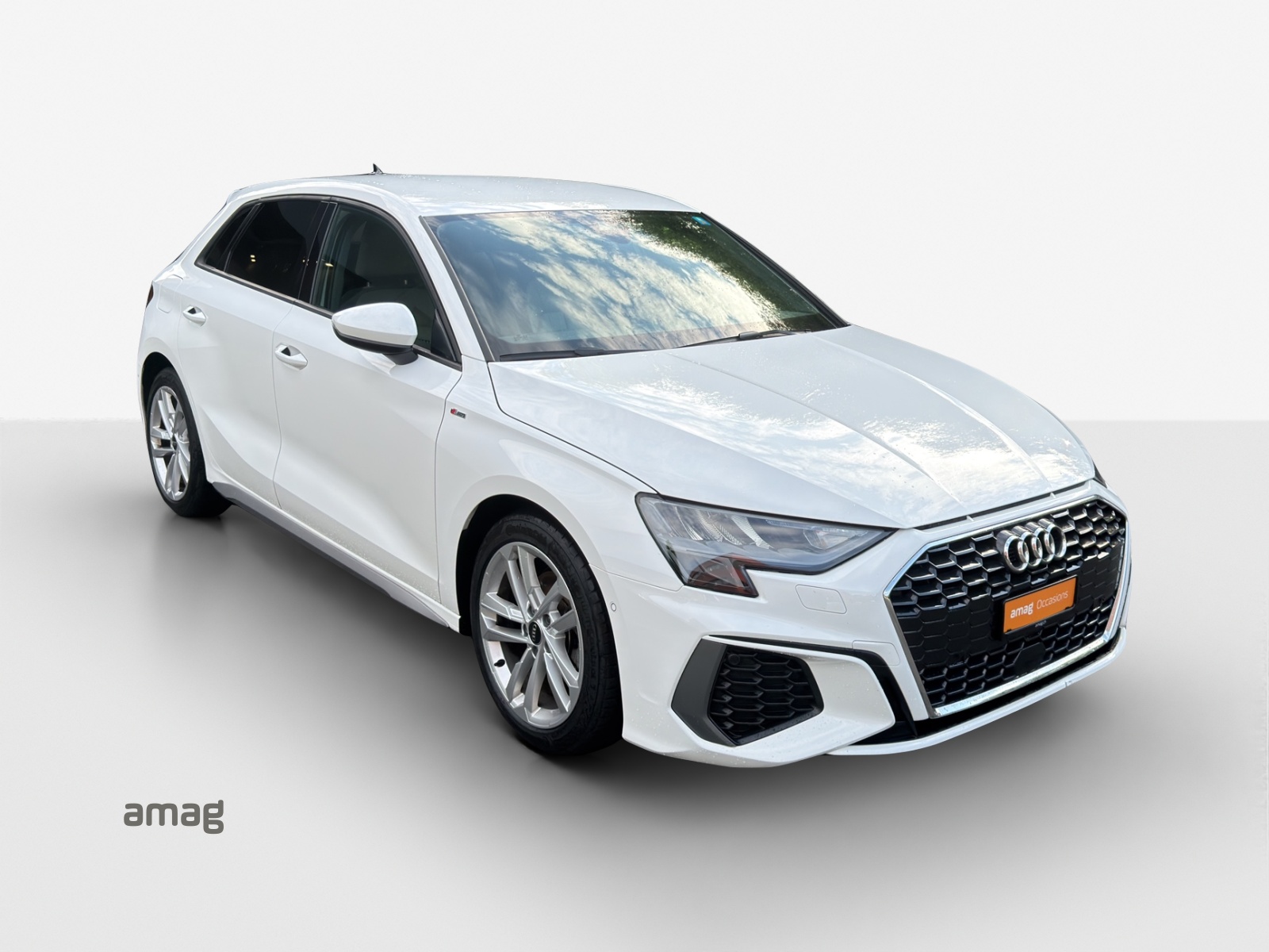 AUDI A3 Limousine 35 TFSI S-Line-image-5