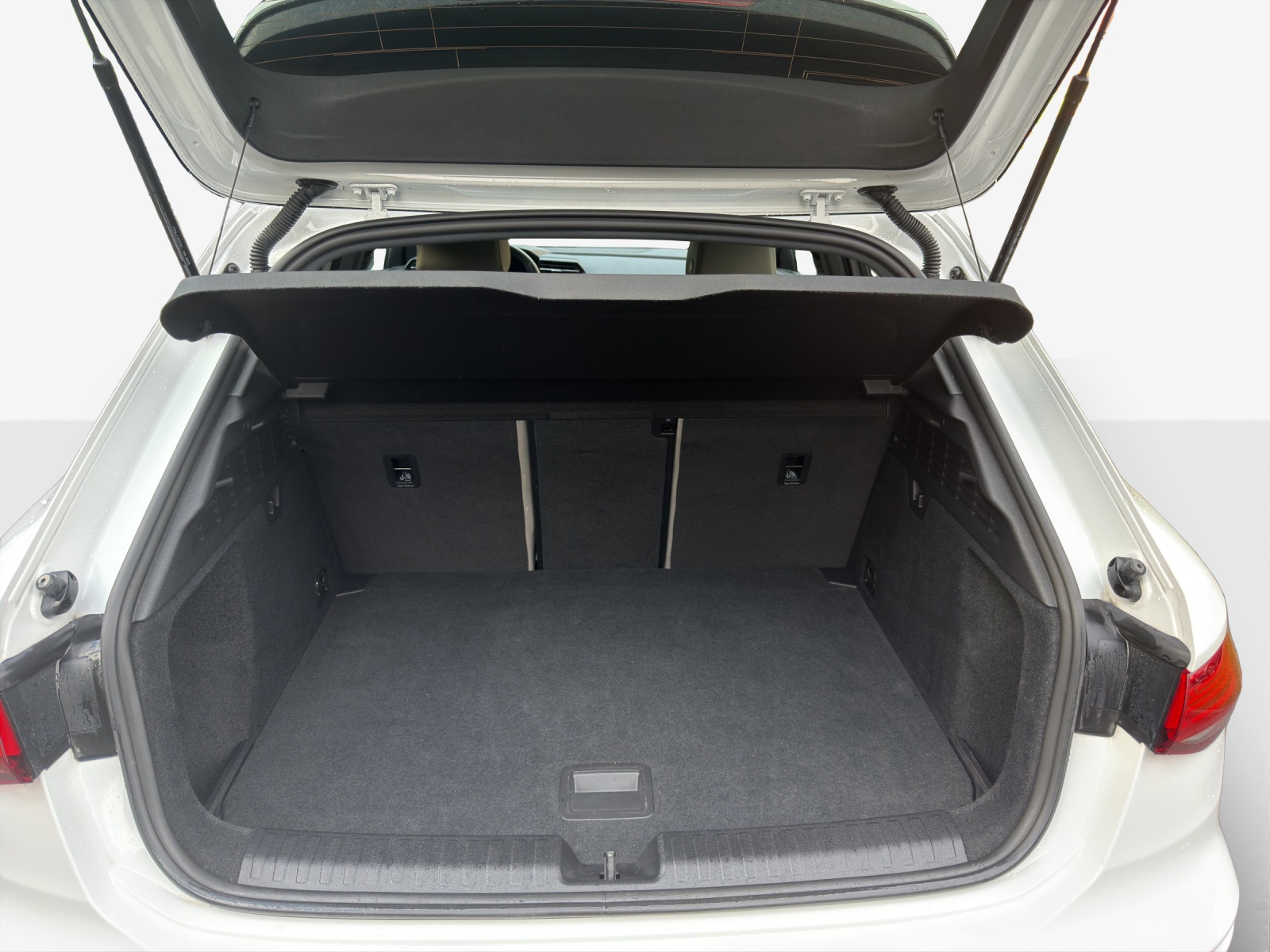 AUDI A3 Limousine 35 TFSI S-Line-image-12
