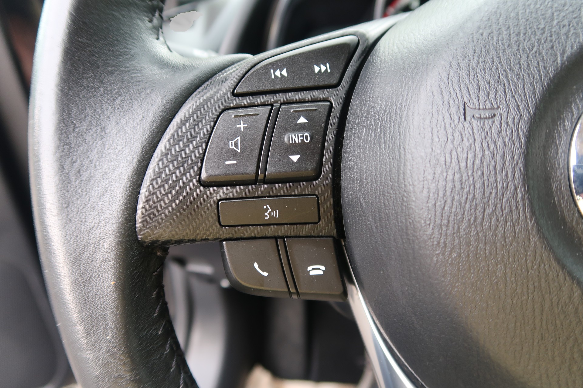 MAZDA 2 1.5i 16V Skyactiv-G Ambition Drive-image-14