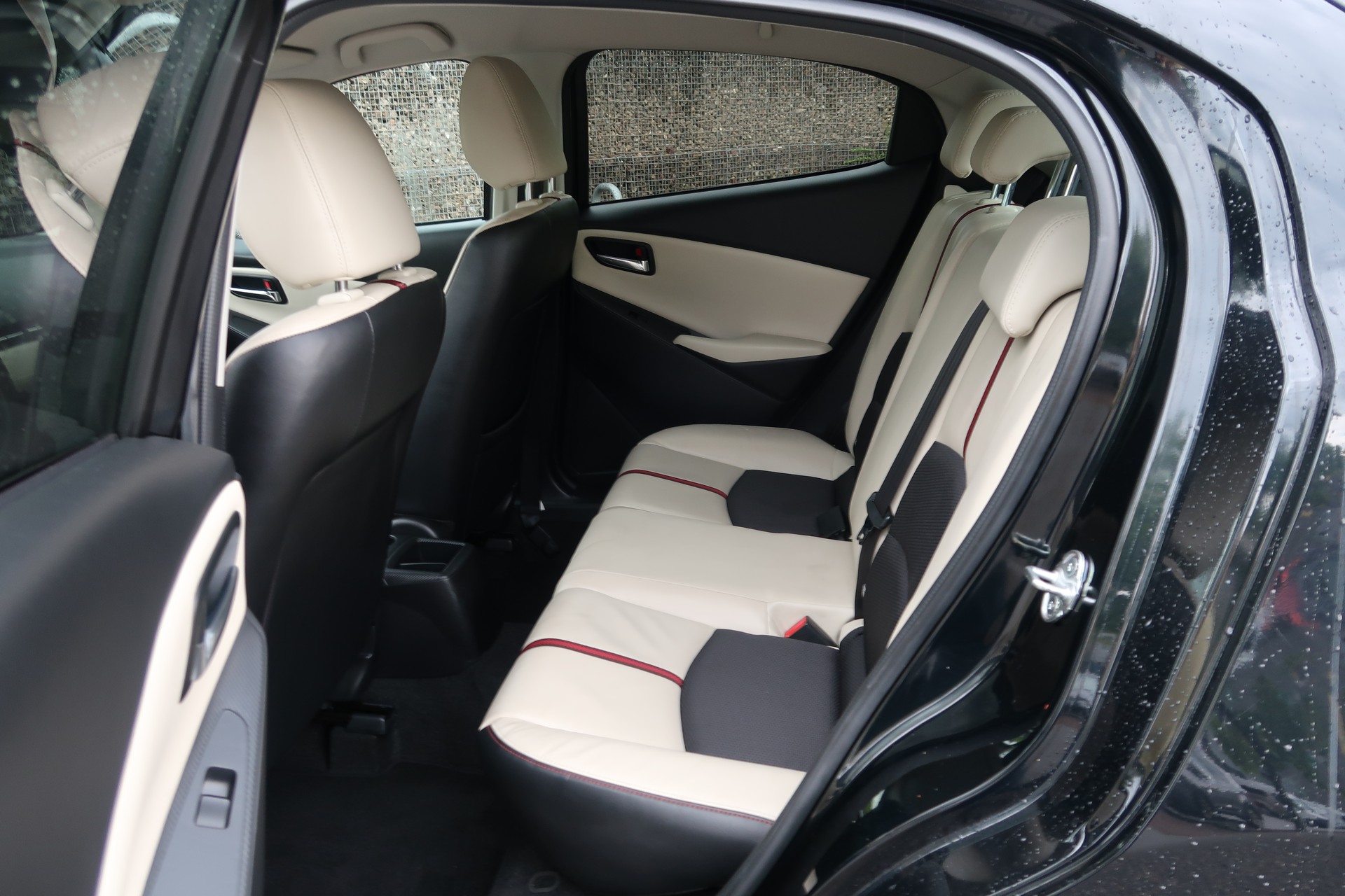 MAZDA 2 1.5i 16V Skyactiv-G Ambition Drive-image-9