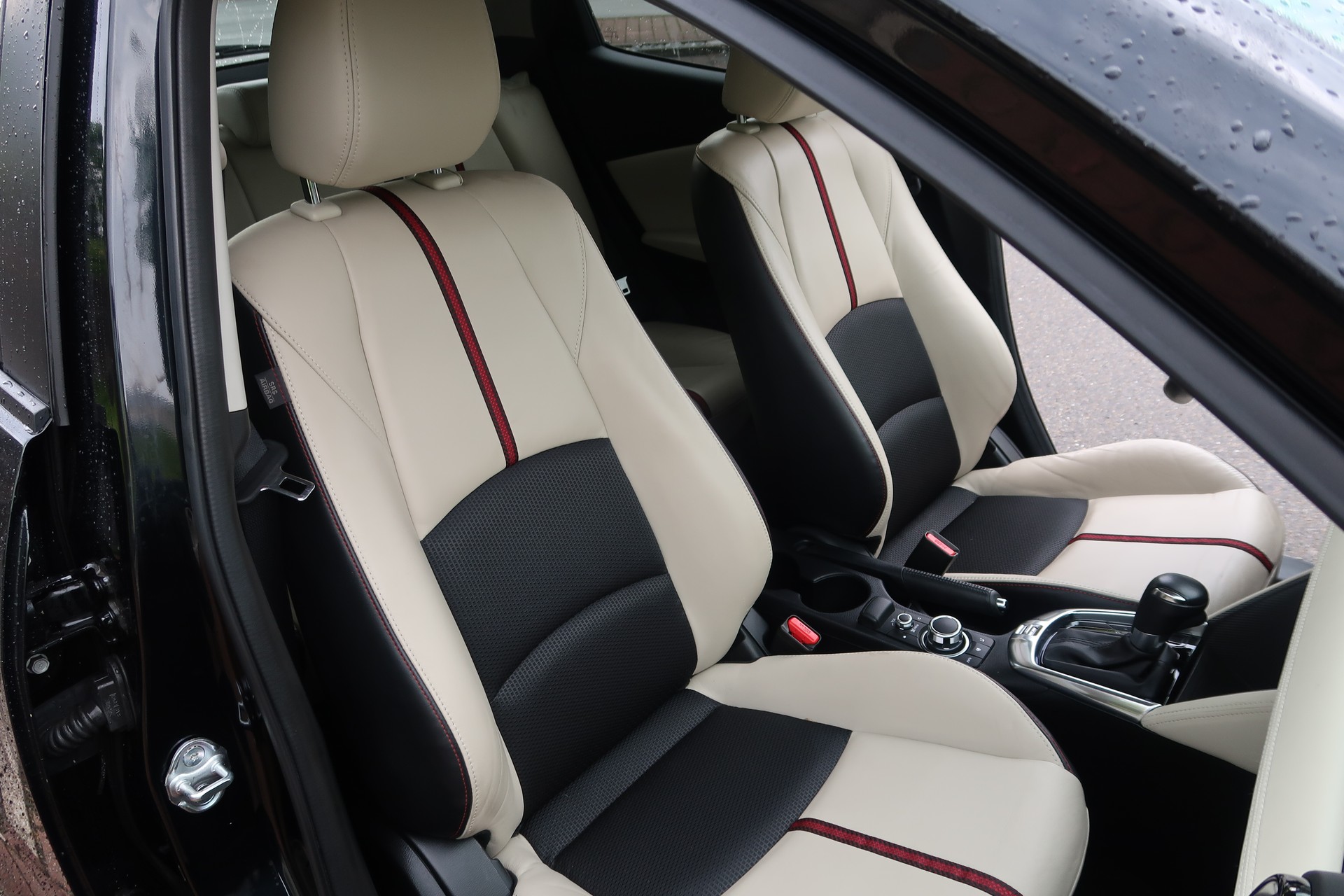 MAZDA 2 1.5i 16V Skyactiv-G Ambition Drive-image-11