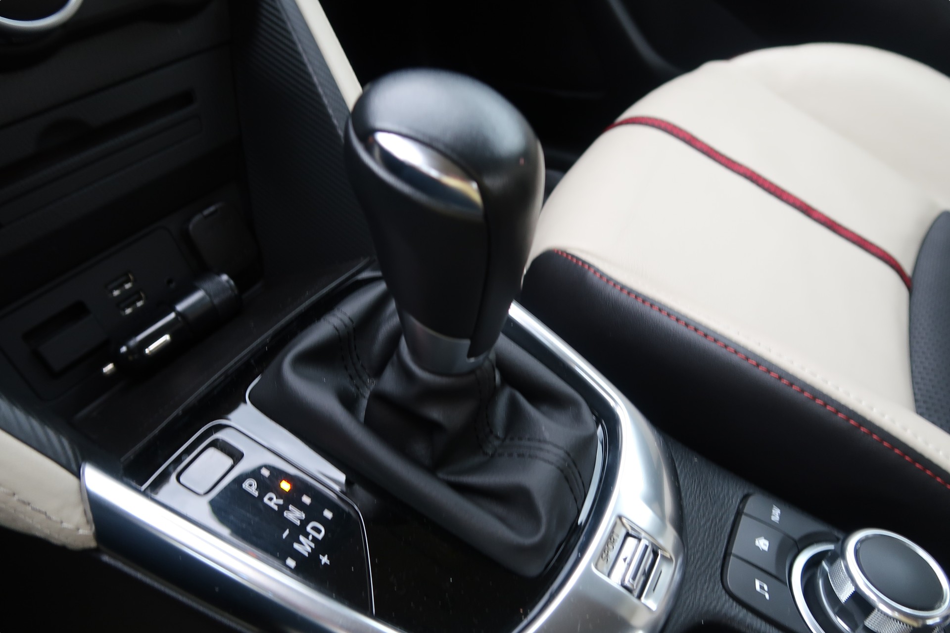 MAZDA 2 1.5i 16V Skyactiv-G Ambition Drive-image-19