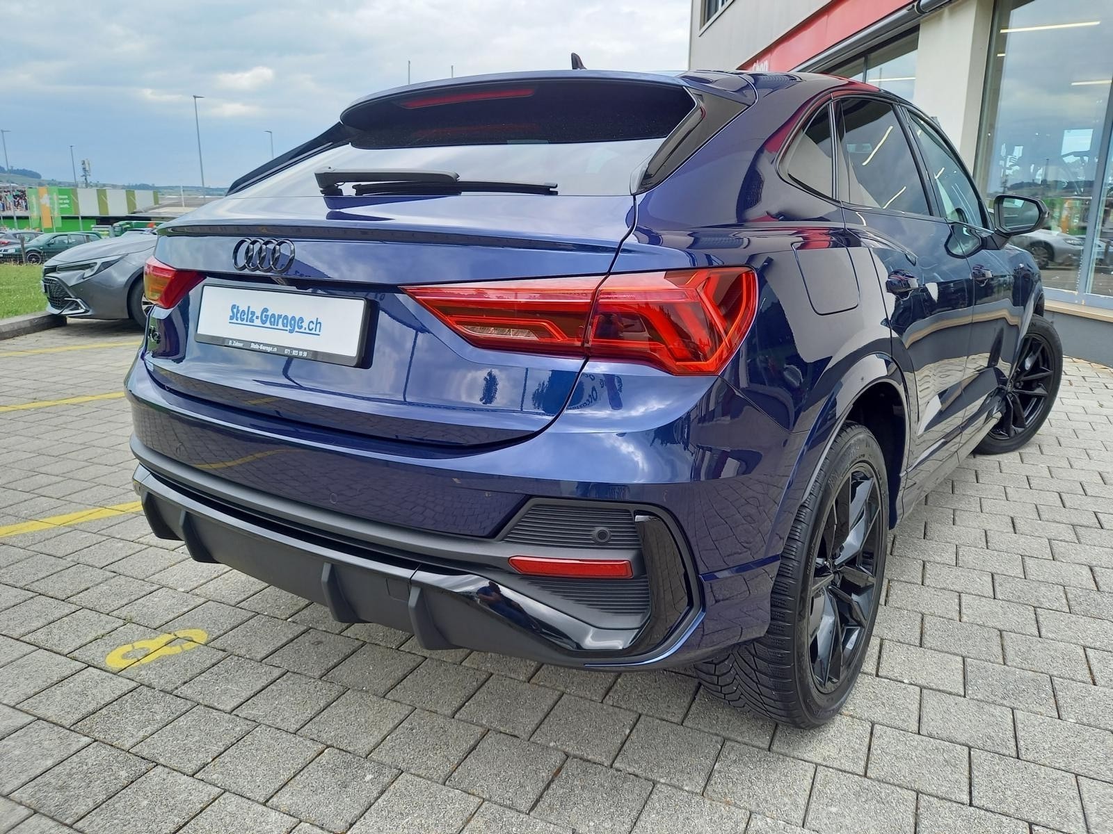 AUDI Q3 35 TFSI S line S-tronic **Sportback**-image-1