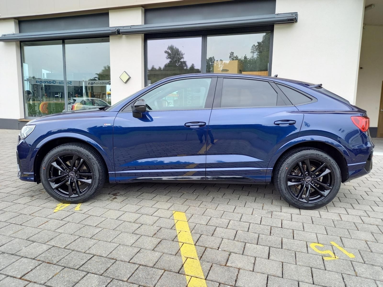 AUDI Q3 35 TFSI S line S-tronic **Sportback**-showroom-element-2