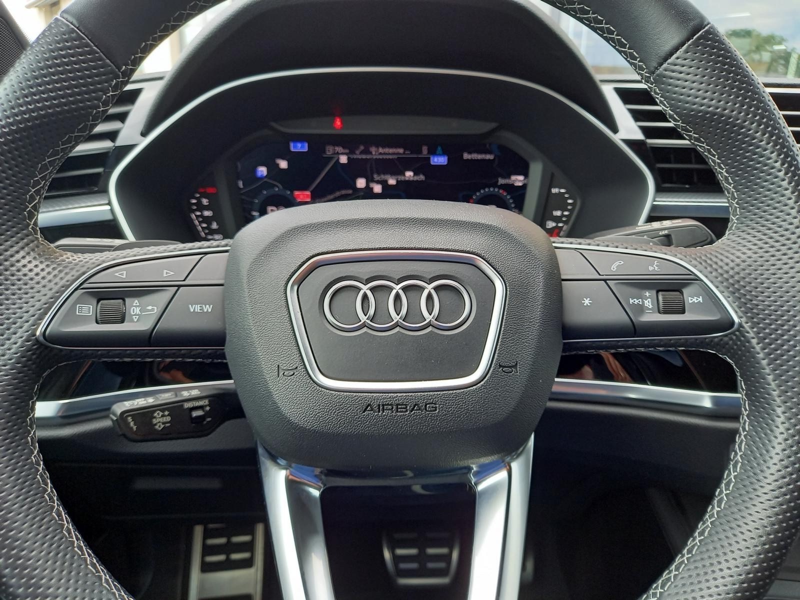 AUDI Q3 35 TFSI S line S-tronic **Sportback**-image-5