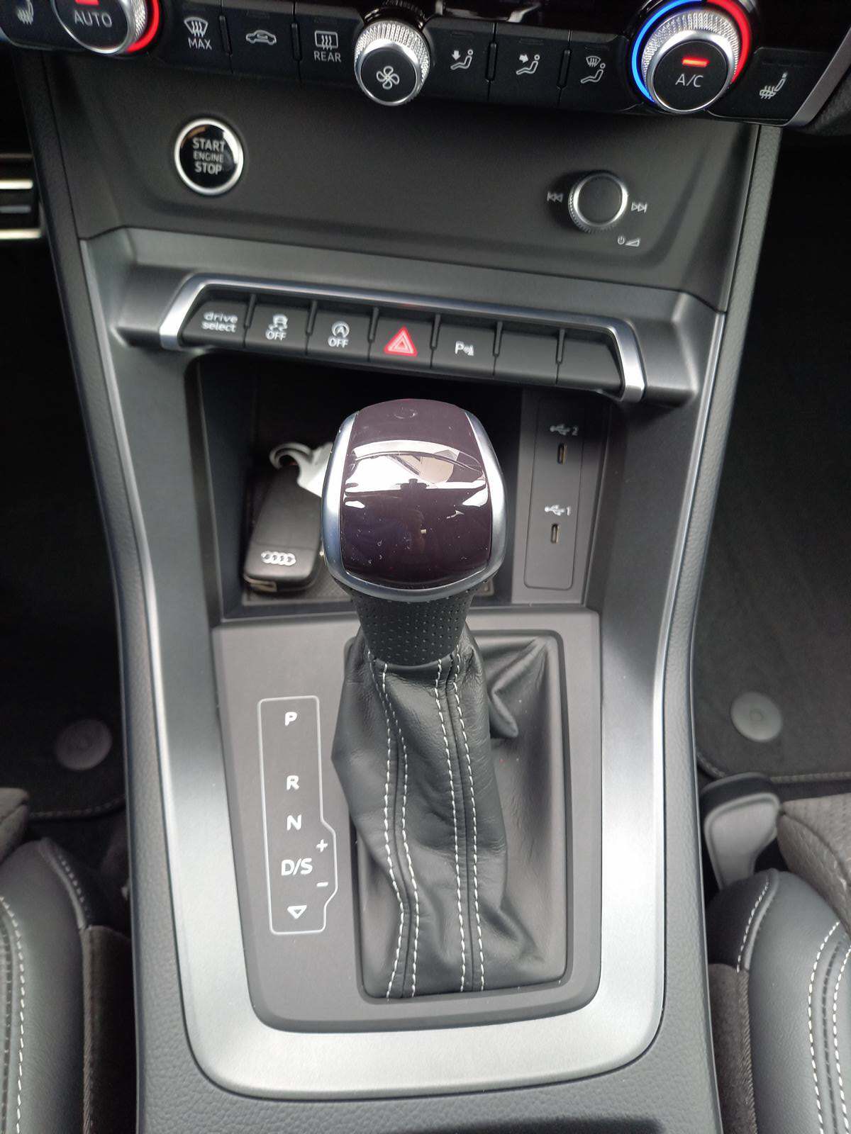 AUDI Q3 35 TFSI S line S-tronic **Sportback**-image-8