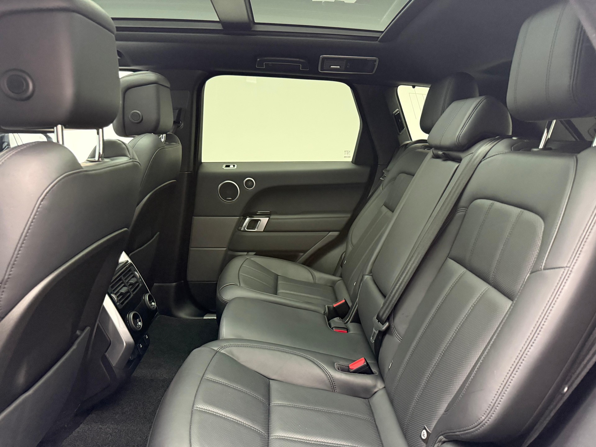 LAND ROVER Range Rover Sport 3.0 SDV6 HSE Dynamic-image-10
