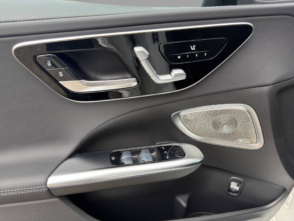 MERCEDES-BENZ C 220 d Swiss Star AMG Line 4matic Kombi-image-12