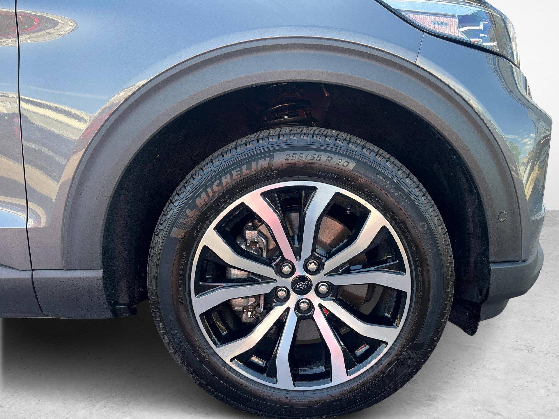 FORD Explorer 3.0 V6 Plug-in Hybrid ST-Line-image-12