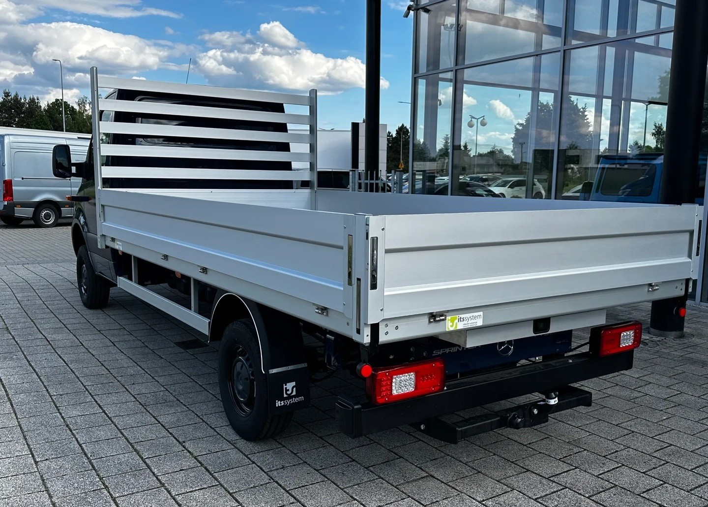 MERCEDES-BENZ Sprinter 319 CDI Lang 9G-TRONIC 4x4-image-6