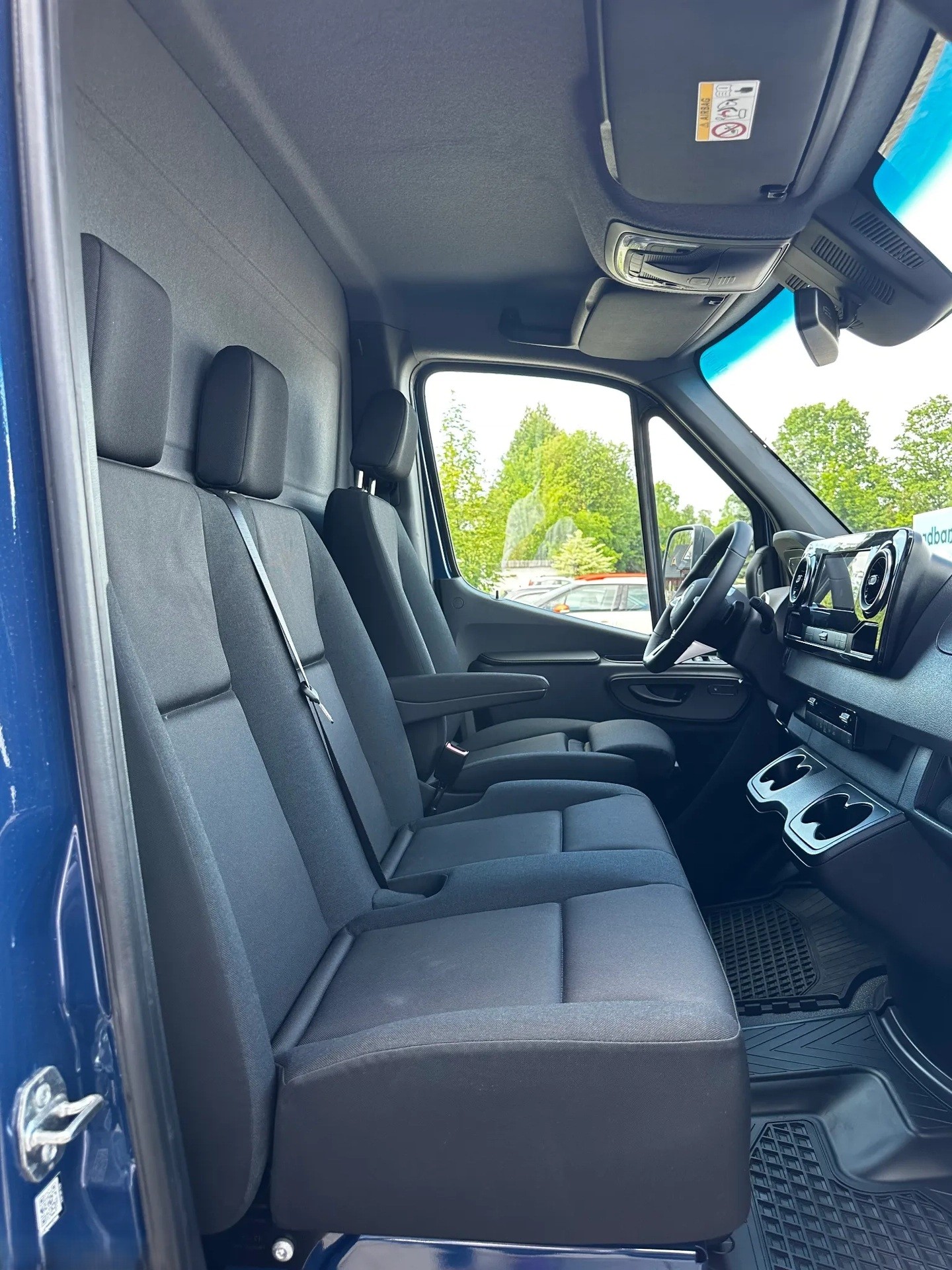 MERCEDES-BENZ Sprinter 319 CDI Lang 9G-TRONIC 4x4-image-10