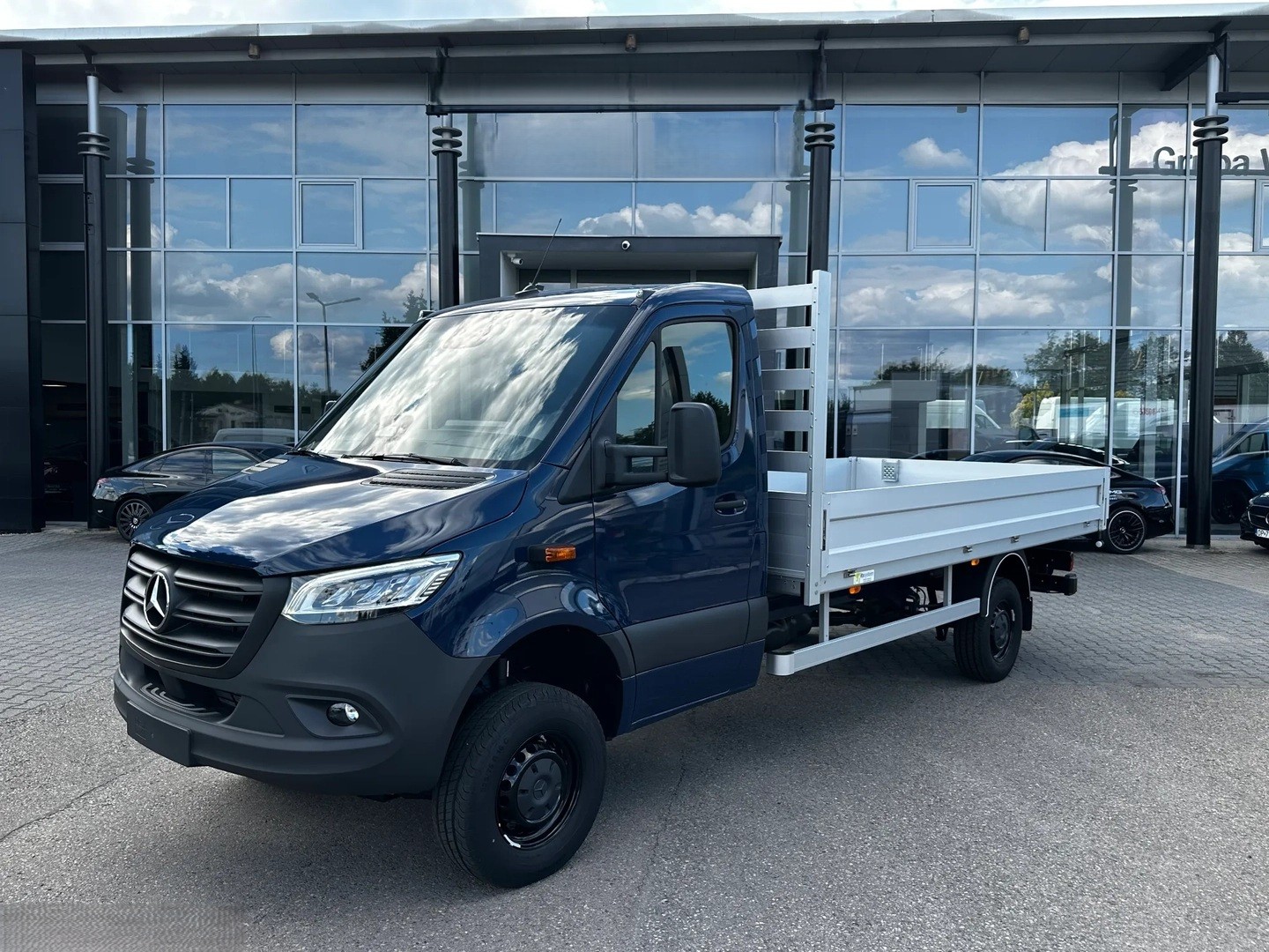 MERCEDES-BENZ Sprinter 319 CDI Lang 9G-TRONIC 4x4-image-0