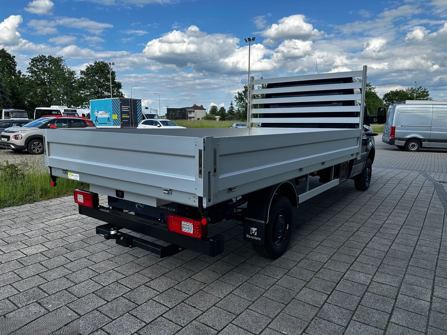 MERCEDES-BENZ Sprinter 319 CDI Lang 9G-TRONIC 4x4-image-3