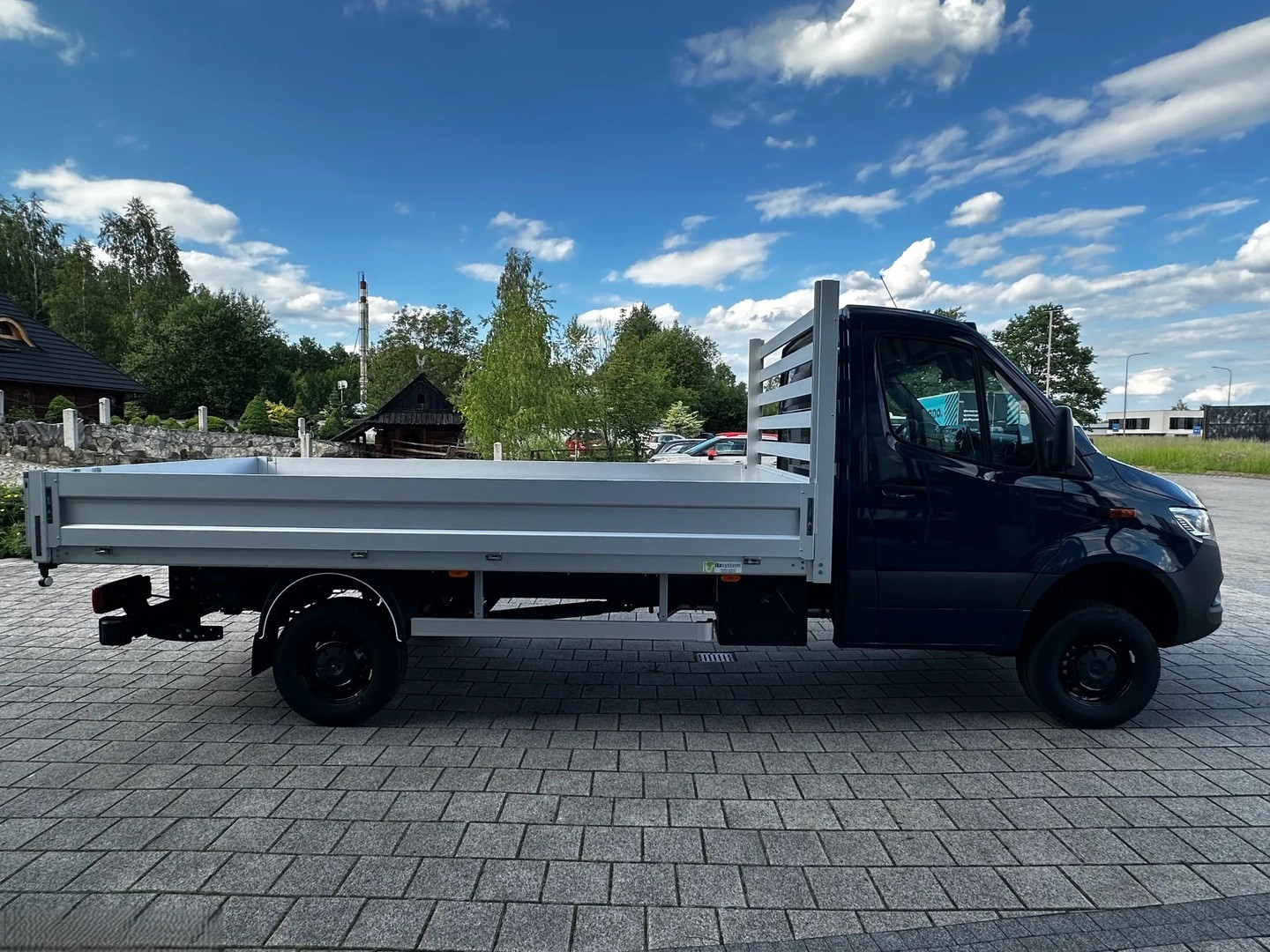 MERCEDES-BENZ Sprinter 319 CDI Lang 9G-TRONIC 4x4-image-2