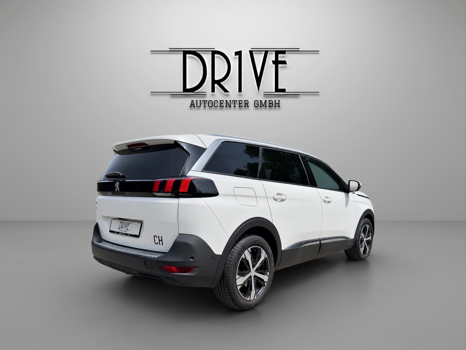 PEUGEOT 5008 1.5 BlueHDi Allure EAT-image-4