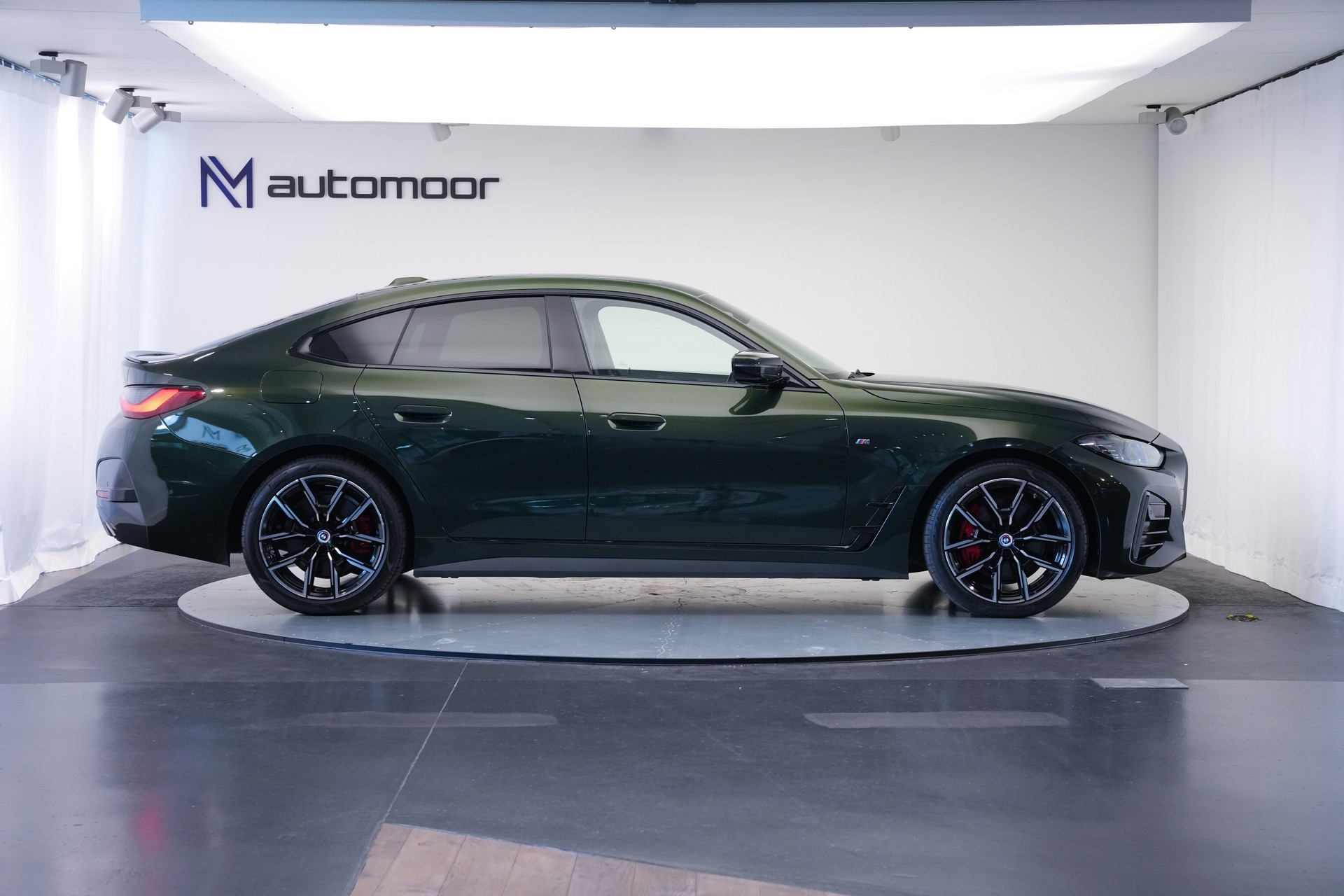 BMW 430i Gran Coupé M Sport PRO Steptronic *Carbon* *Sanremo grün* *50 Jahre* *Glasdach*-image-3