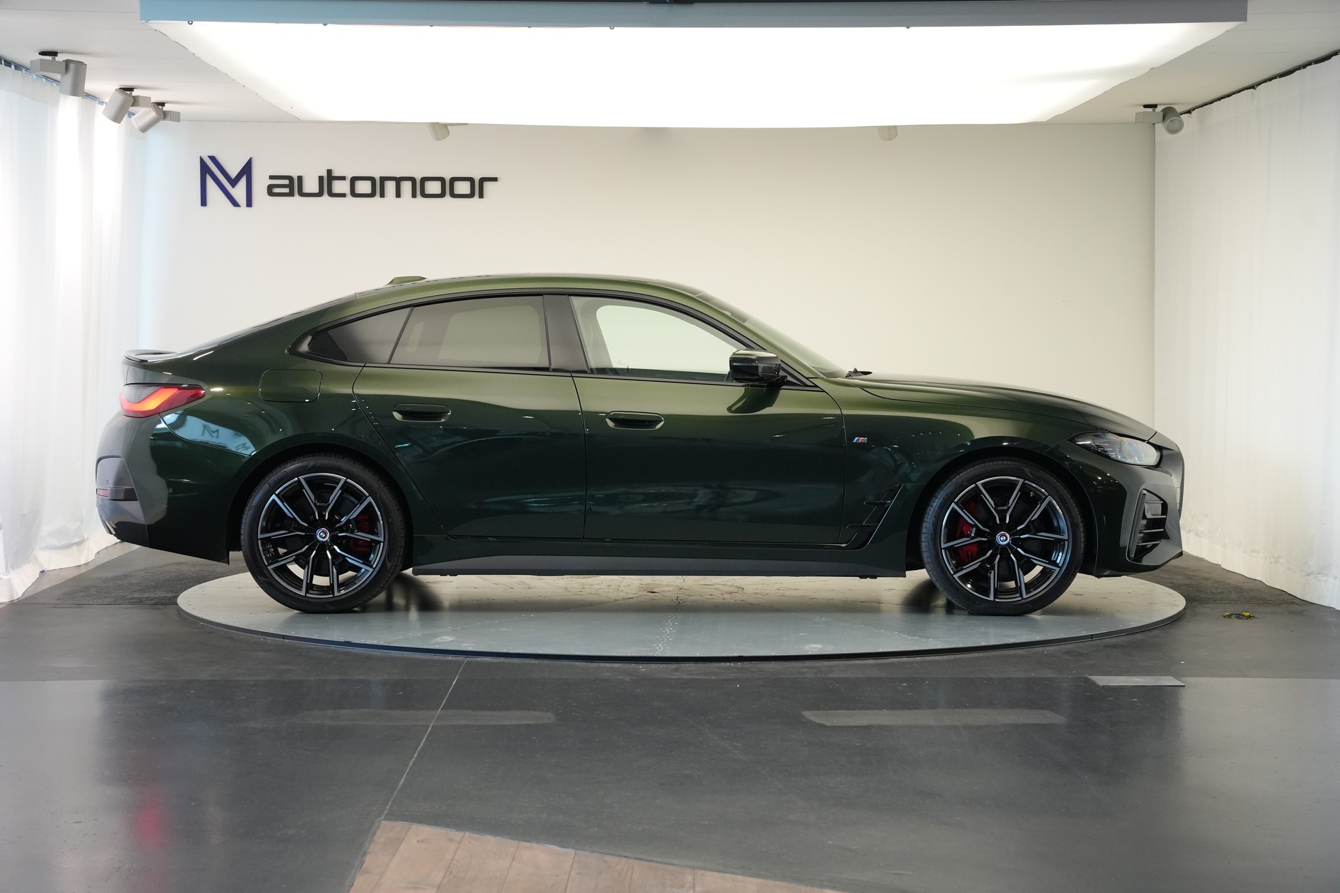 BMW 430i Gran Coupé M Sport PRO Steptronic *Carbon* *Sanremo grün* *50 Jahre* *Glasdach*-image-3