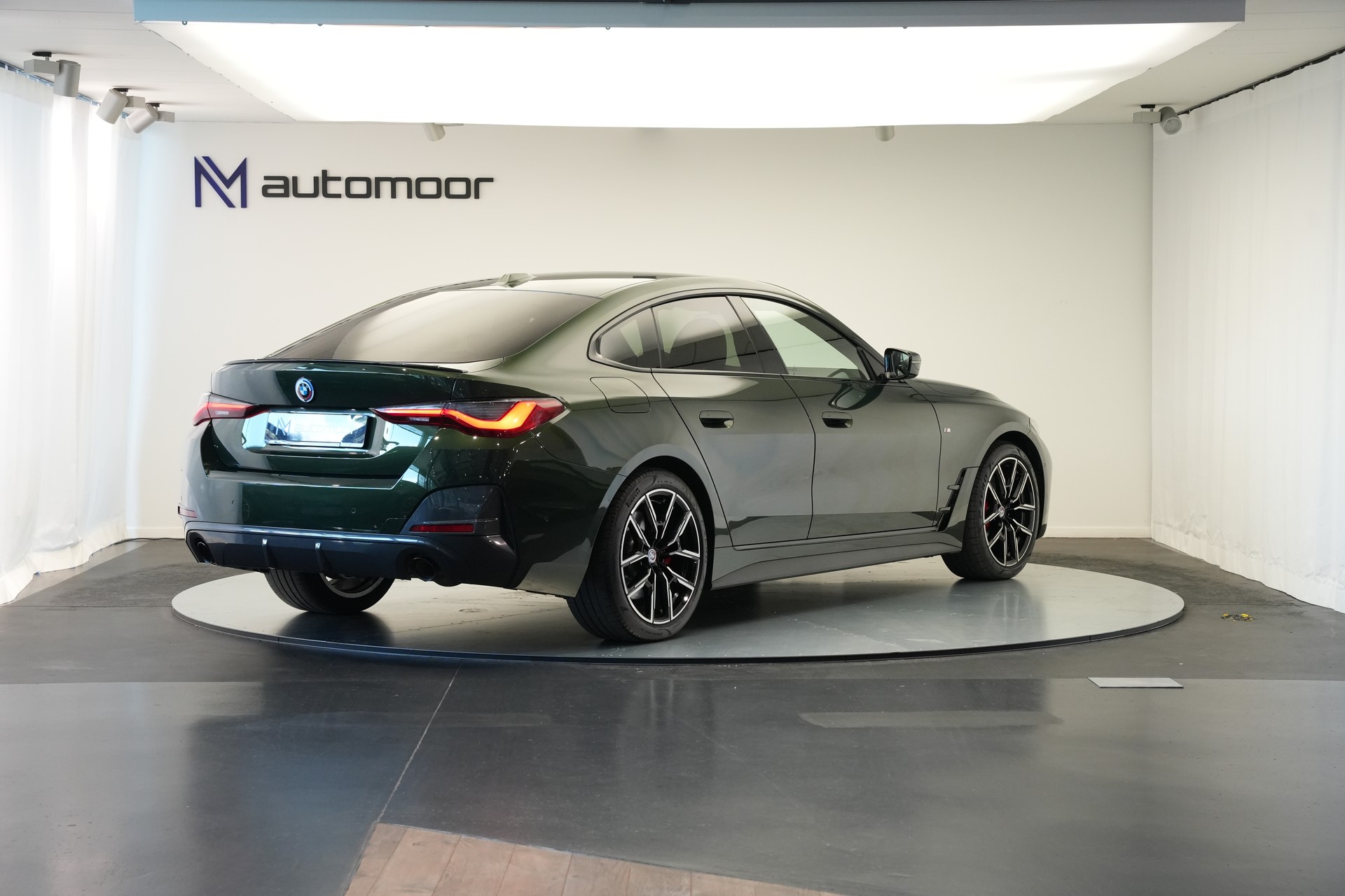 BMW 430i Gran Coupé M Sport PRO Steptronic *Carbon* *Sanremo grün* *50 Jahre* *Glasdach*-image-4