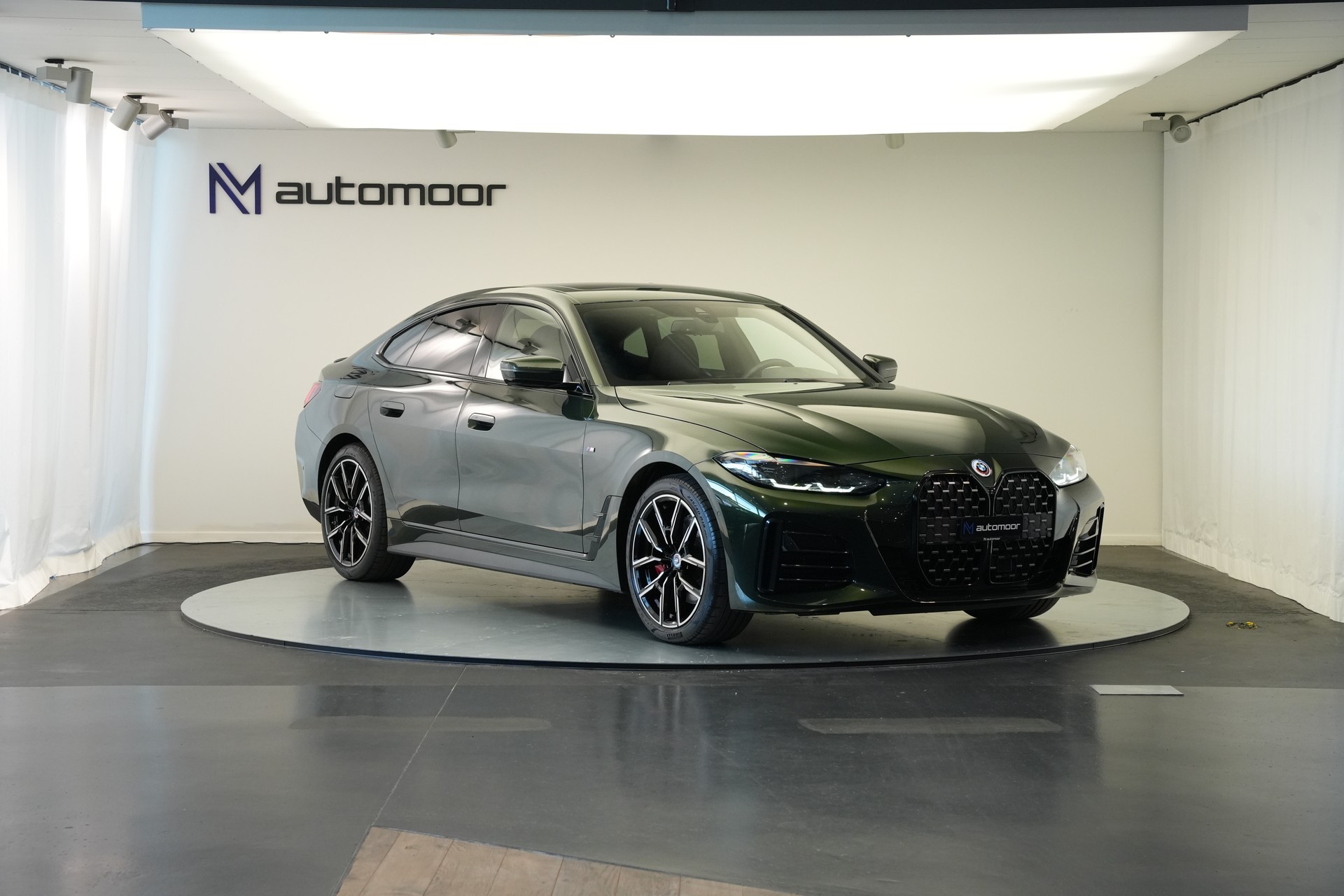 BMW 430i Gran Coupé M Sport PRO Steptronic *Carbon* *Sanremo grün* *50 Jahre* *Glasdach*-image-2