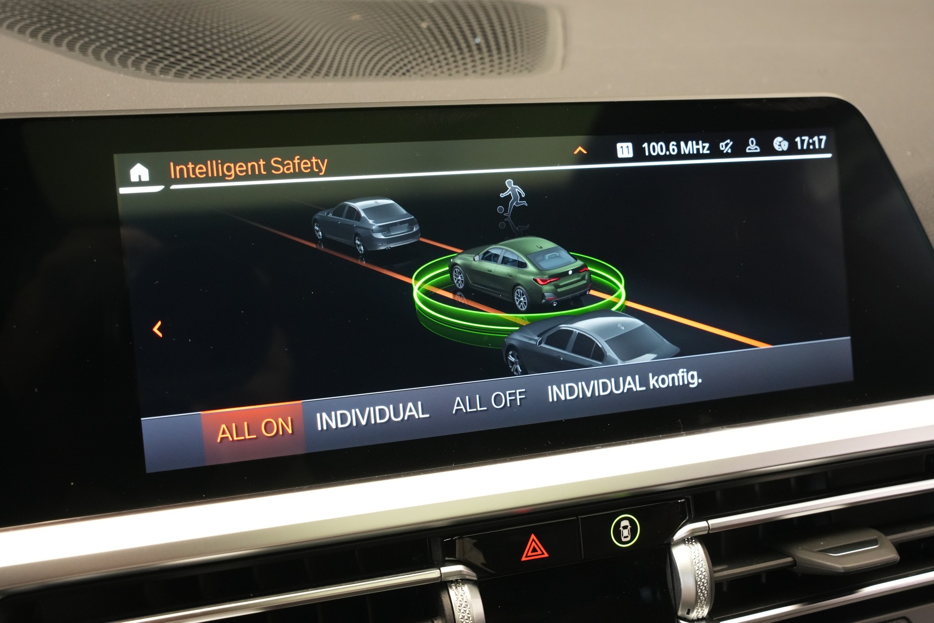 BMW 430i Gran Coupé M Sport PRO Steptronic *Carbon* *Sanremo grün* *50 Jahre* *Glasdach*-image-32